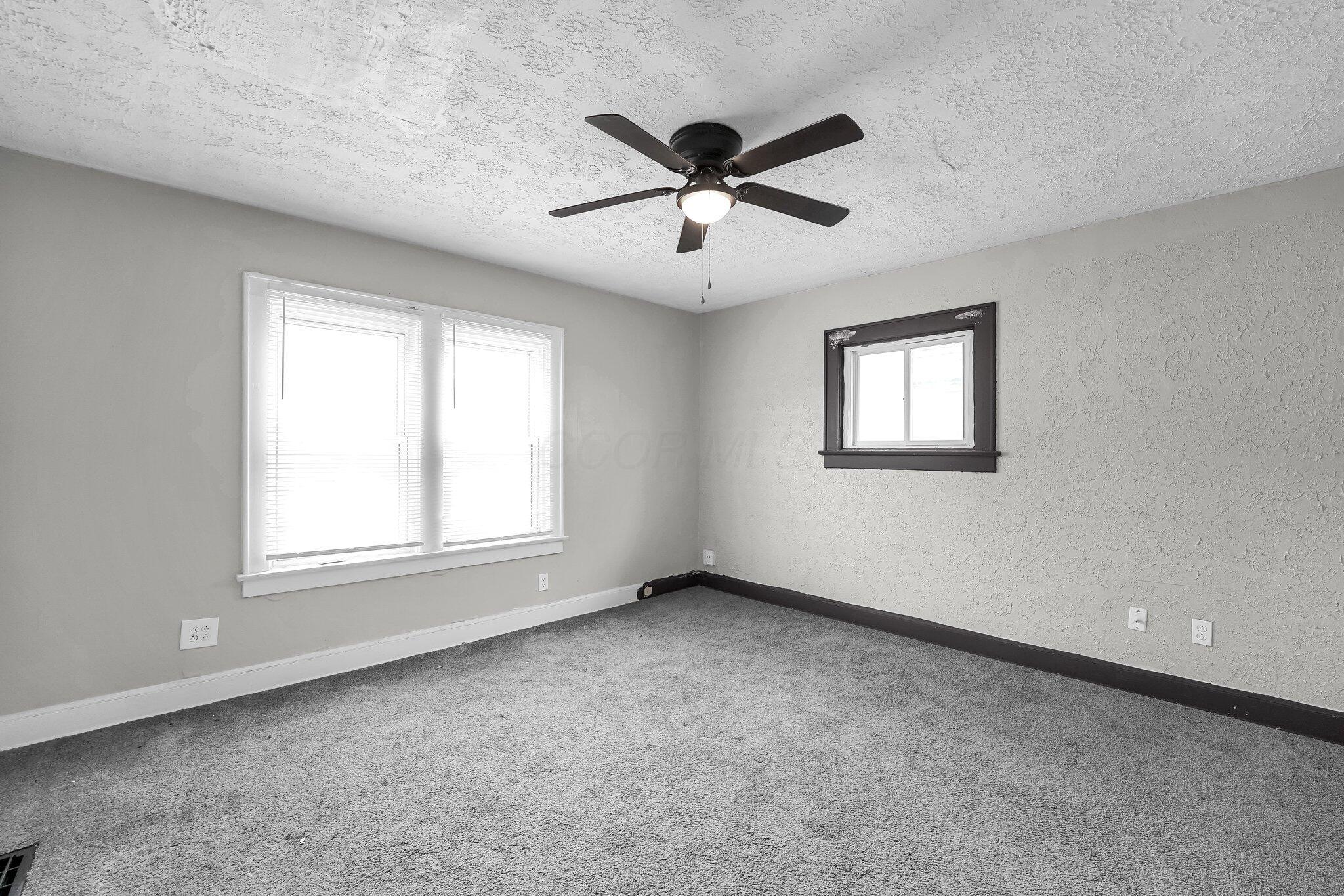 2331 Ridgeway Avenue, 2333 Property Photo 28