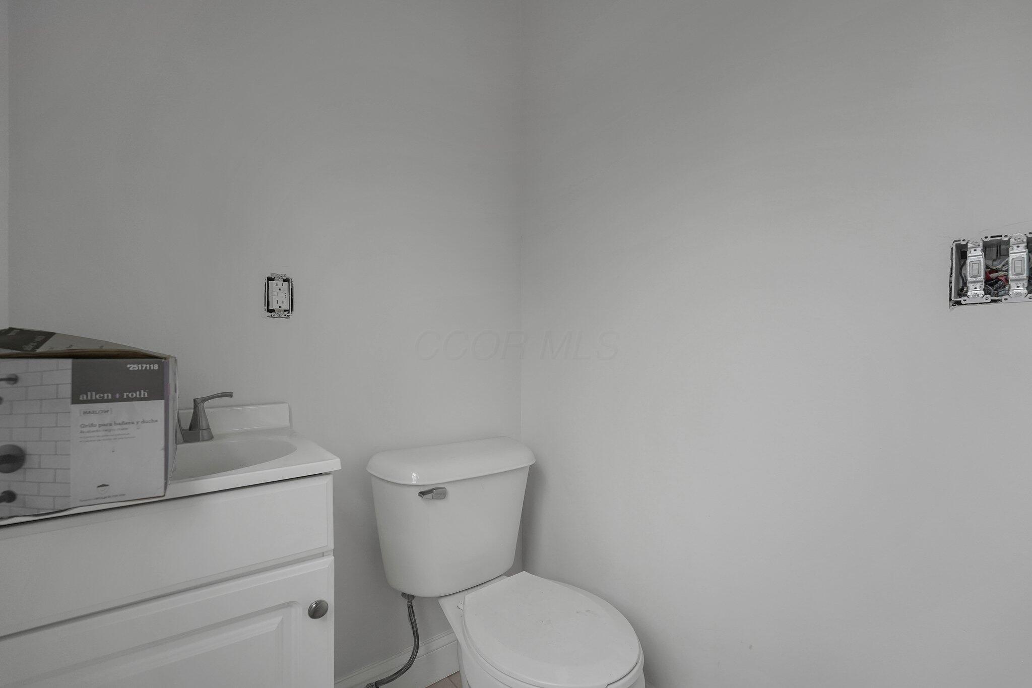 2331 Ridgeway Avenue, 2333 Property Photo 40