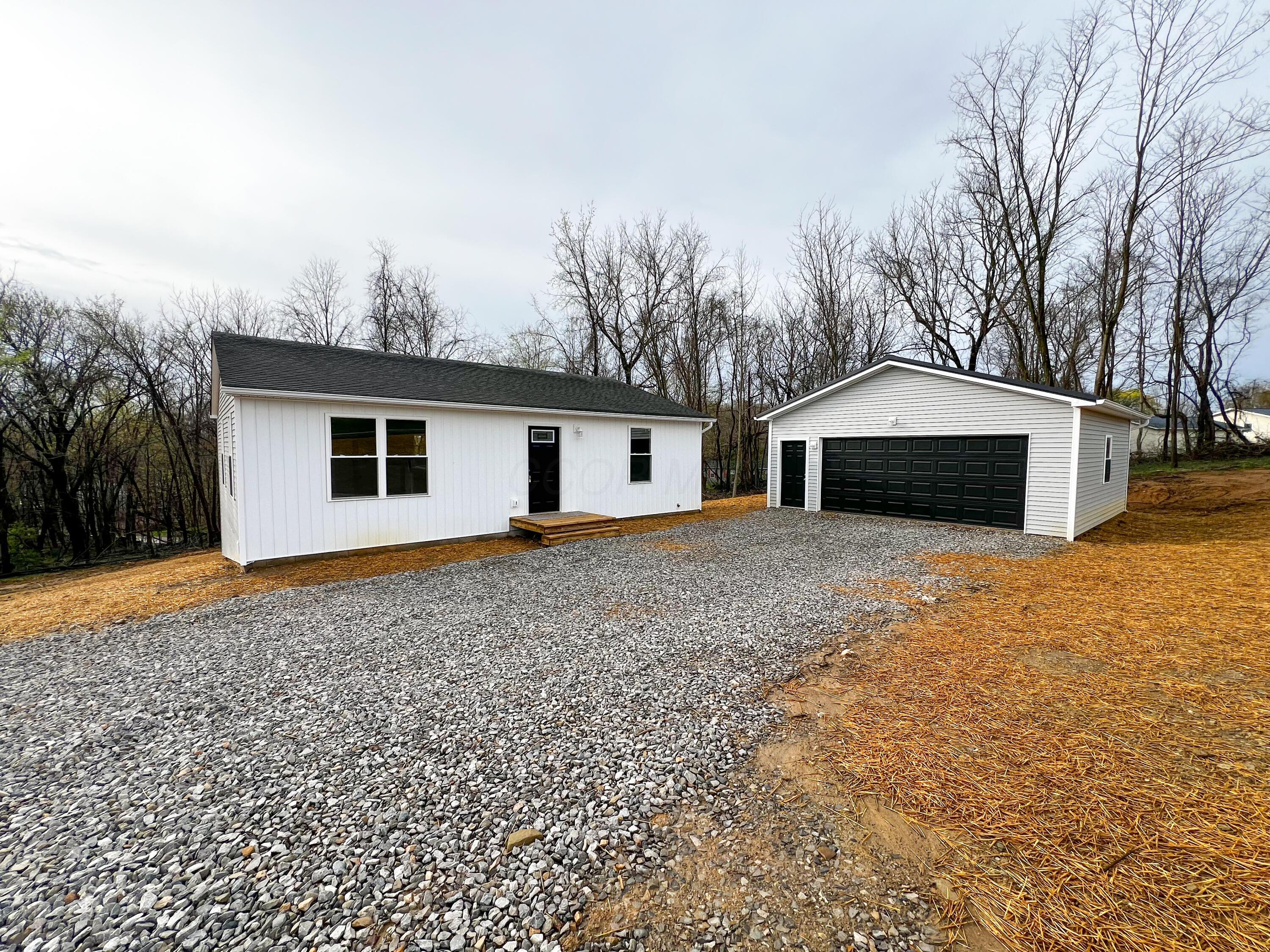 43739 Real Estate Listings Main Image