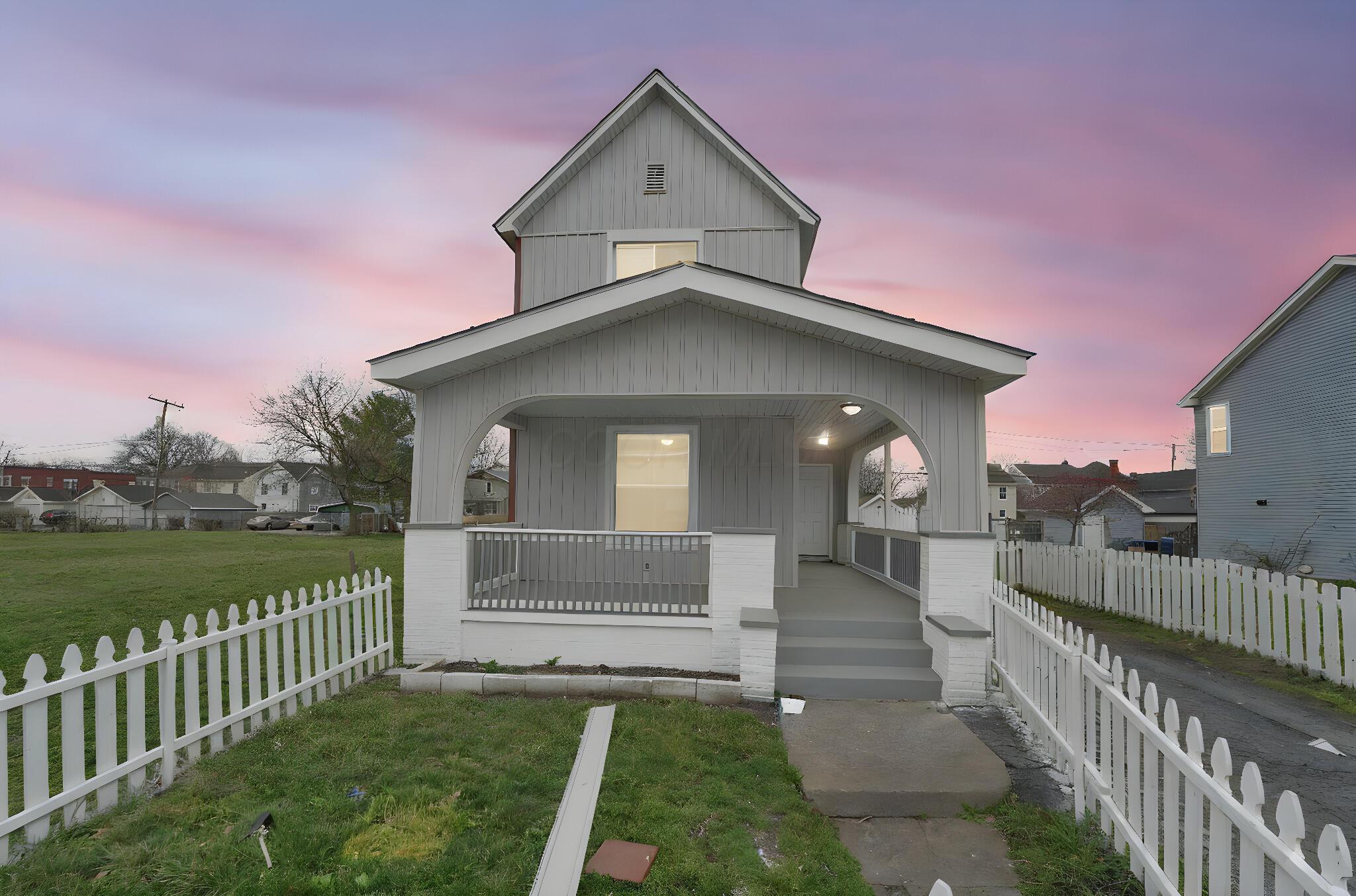 55 S Yale Avenue Property Photo 1