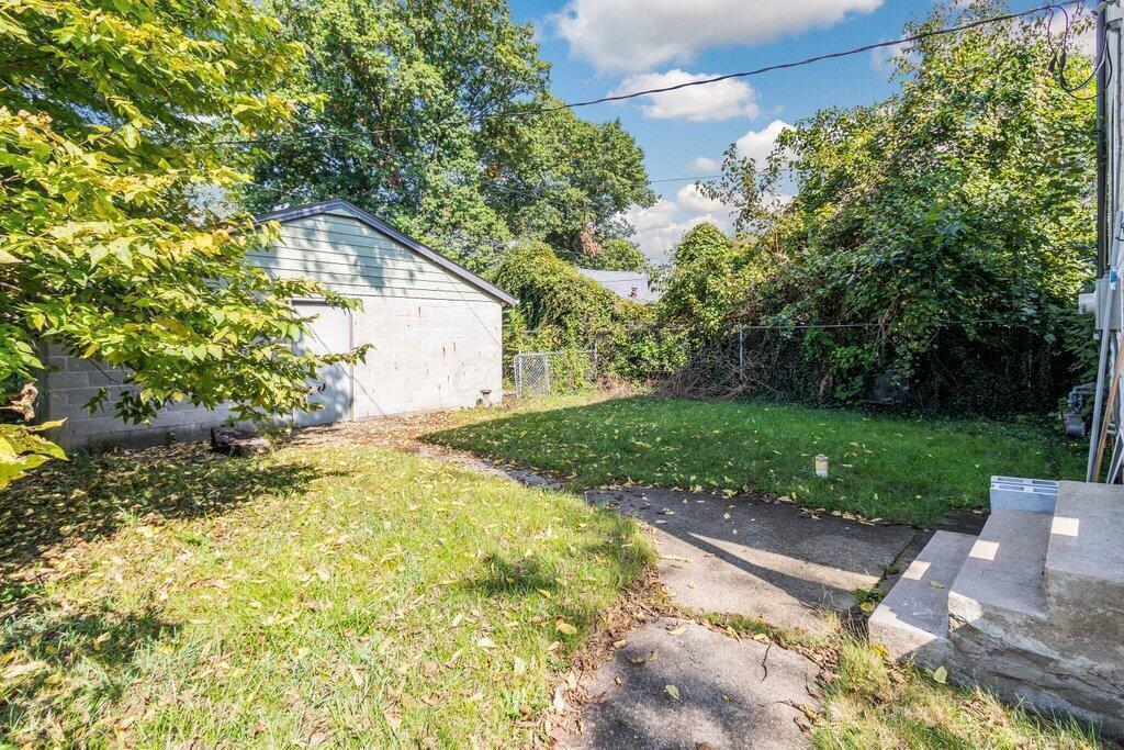 1570 E Long Street, 1572 Property Photo 9