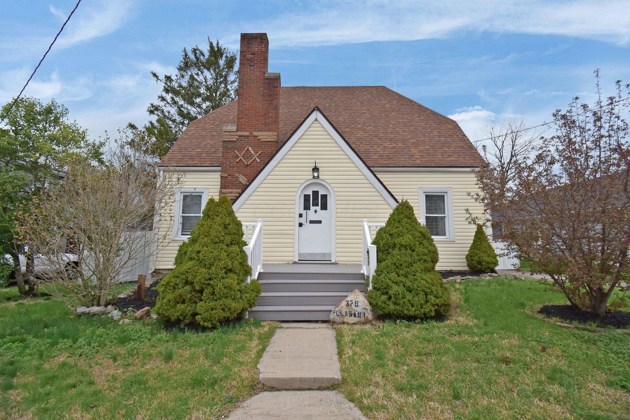 326 Pleasant Street Property Photo