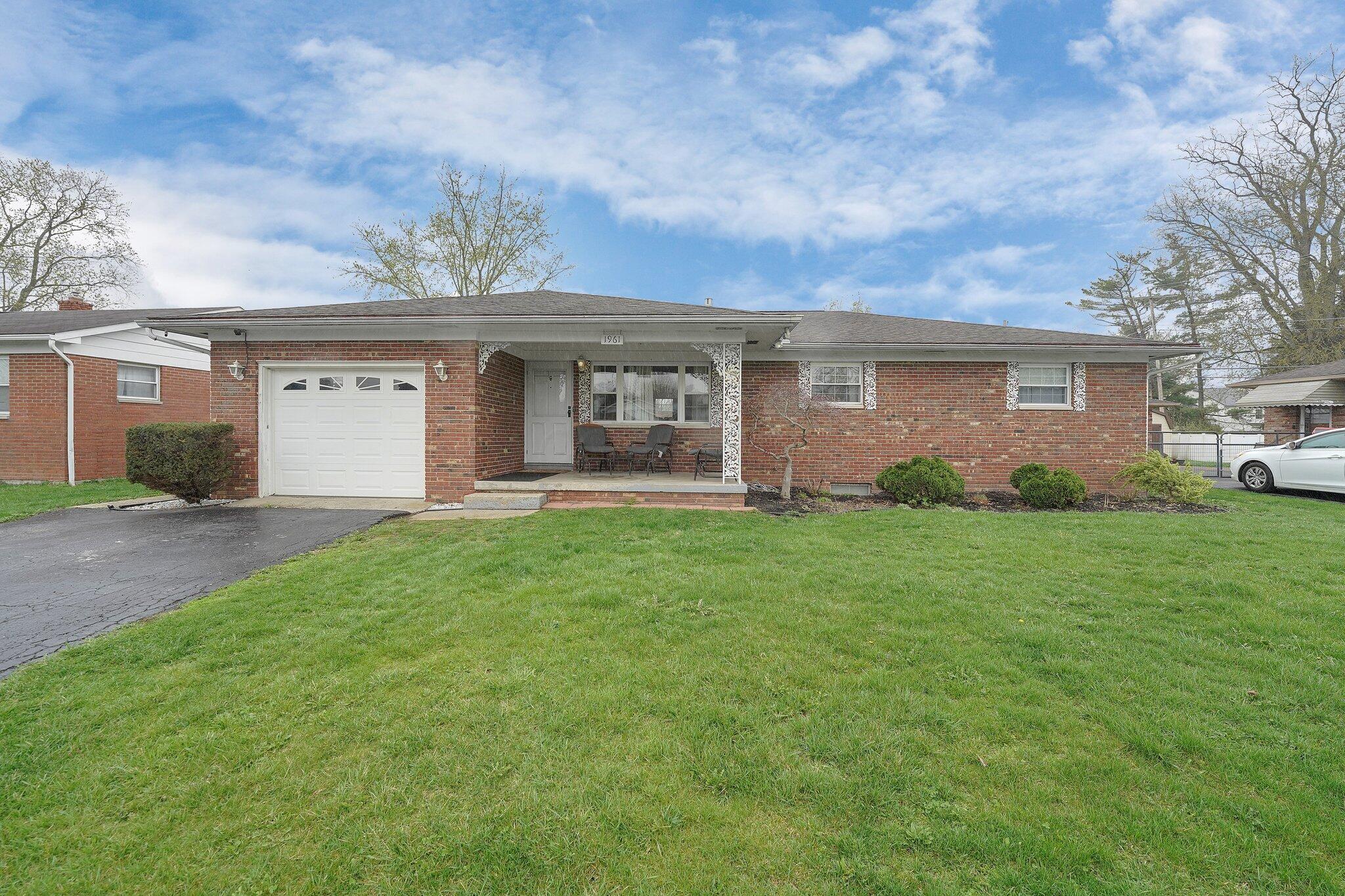 1961 Poplar Street Property Photo 1