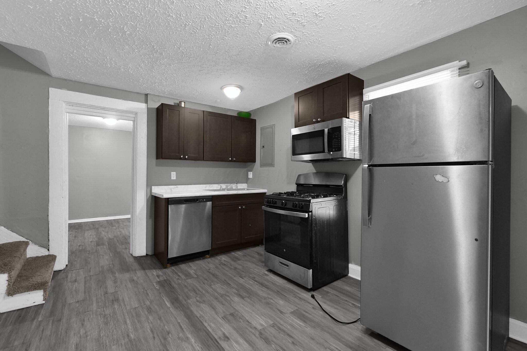 820 Poplar Street, 820/822 Property Photo 5