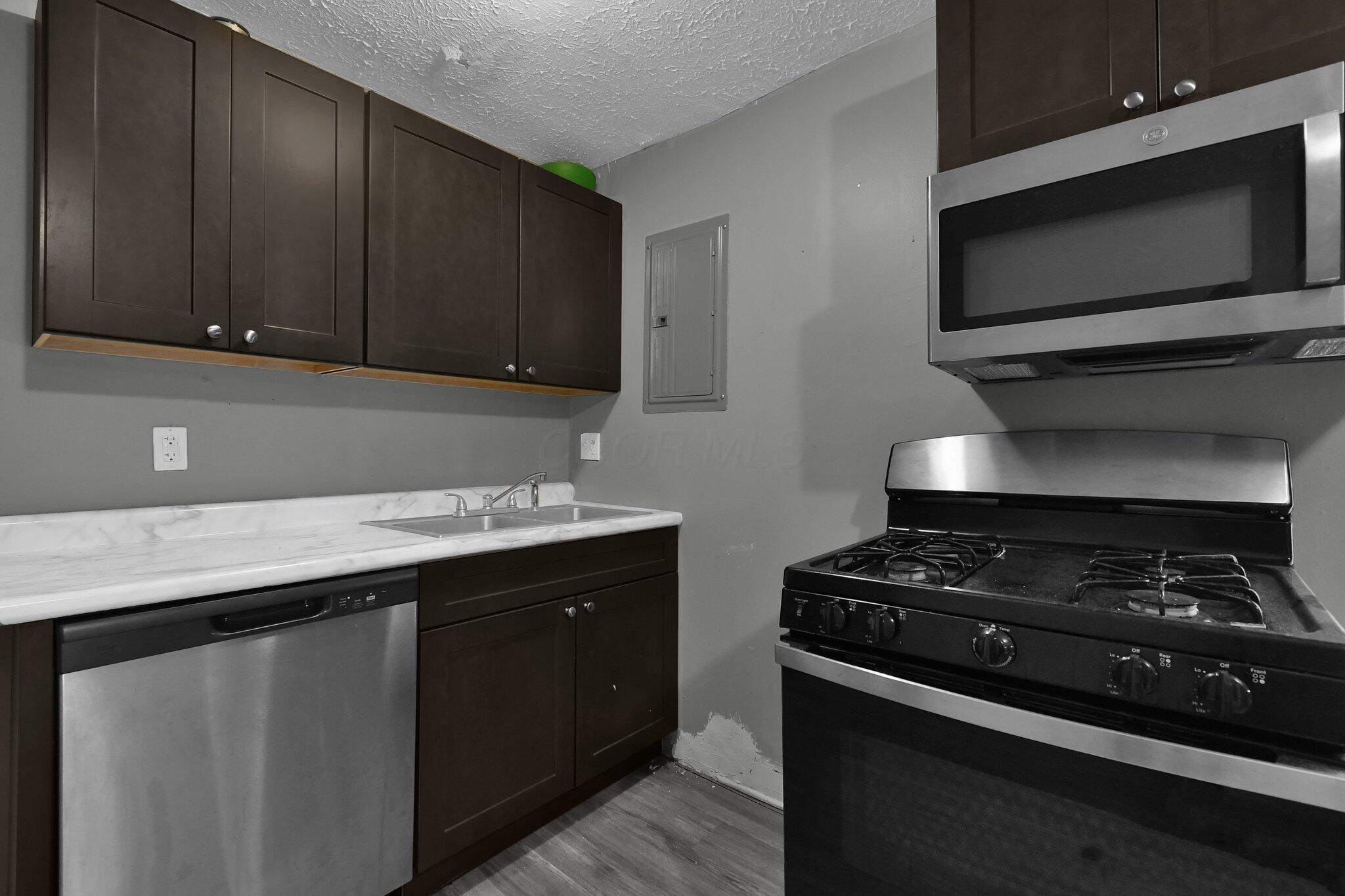 820 Poplar Street, 820/822 Property Photo 6