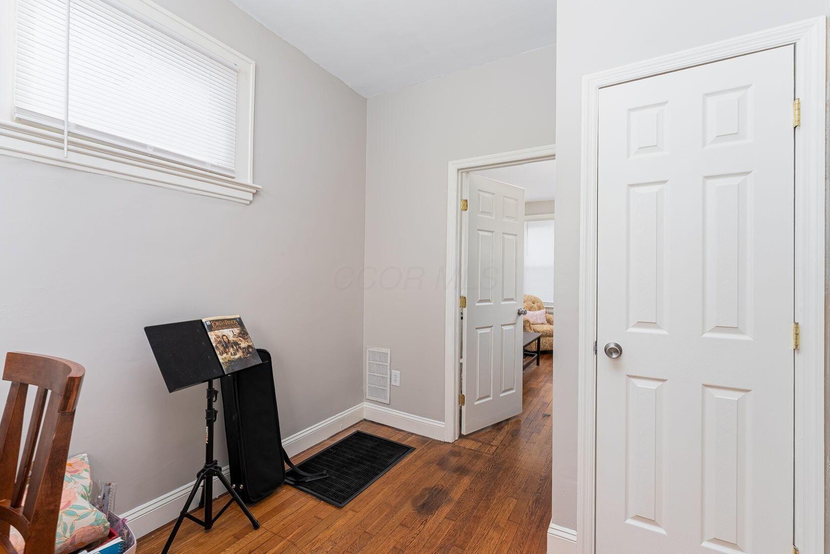 261 E Northwood Avenue, 40 Property Photo 8