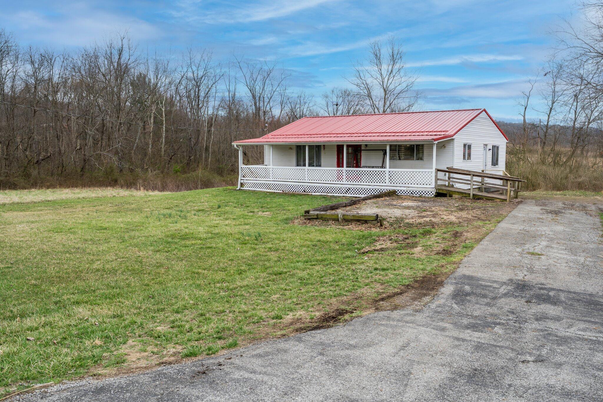 751 Bobo Road Property Photo