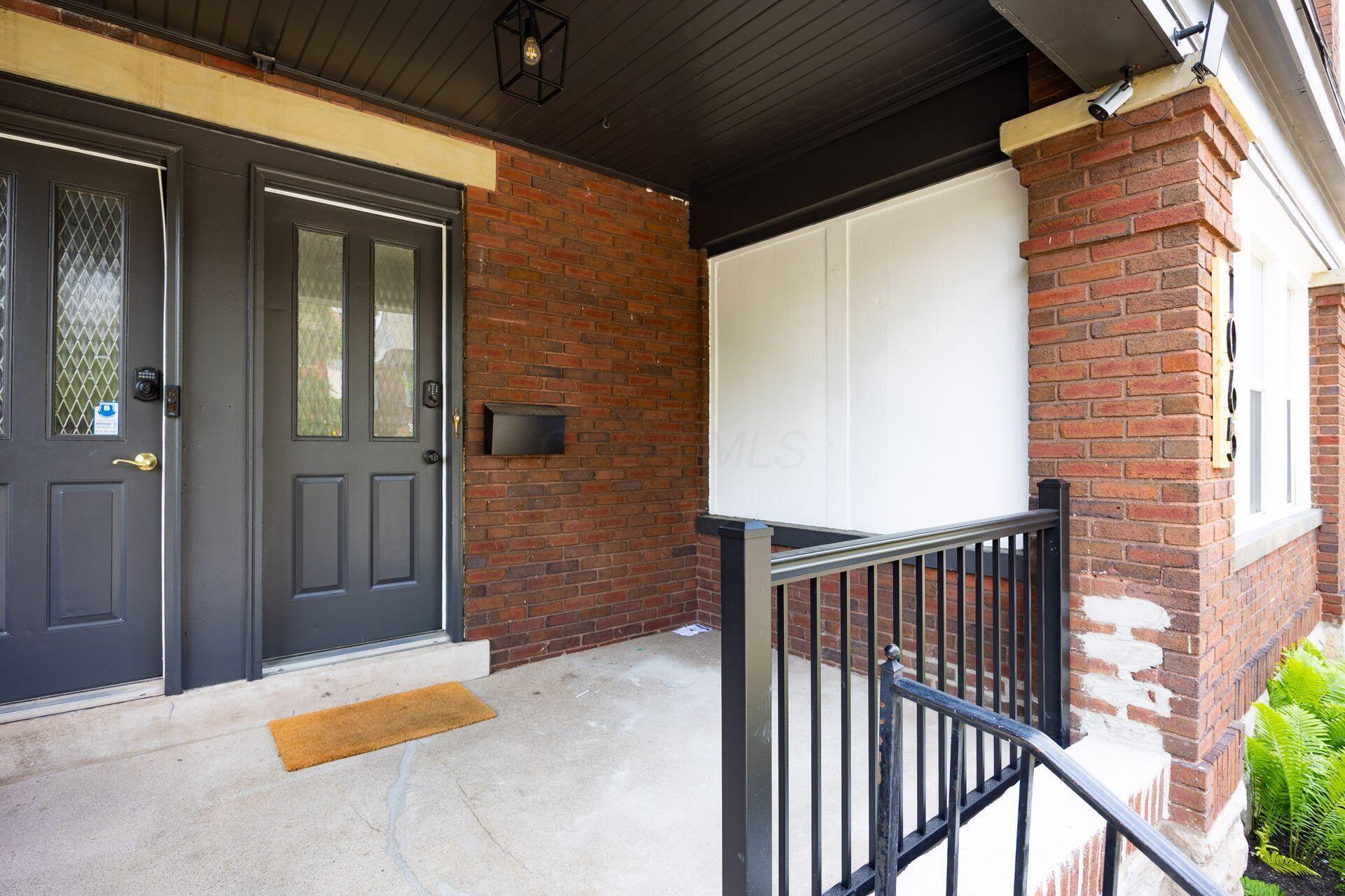 1065-1067 Franklin Avenue Property Photo 3