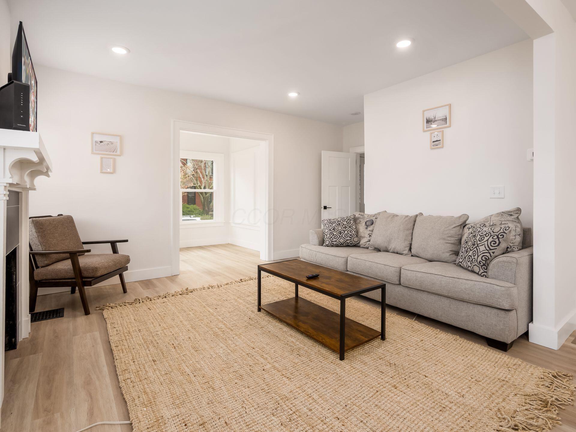 1065-1067 Franklin Avenue Property Photo 6