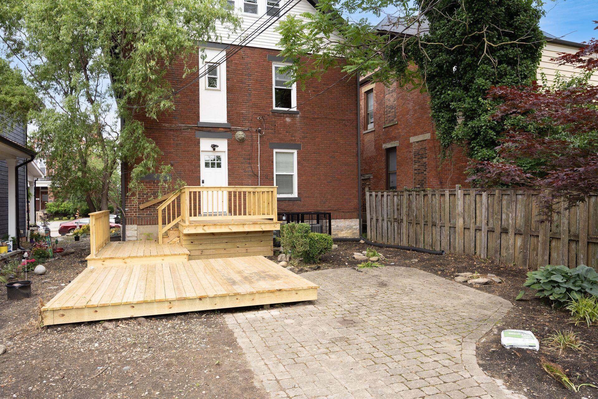 1065-1067 Franklin Avenue Property Photo 45