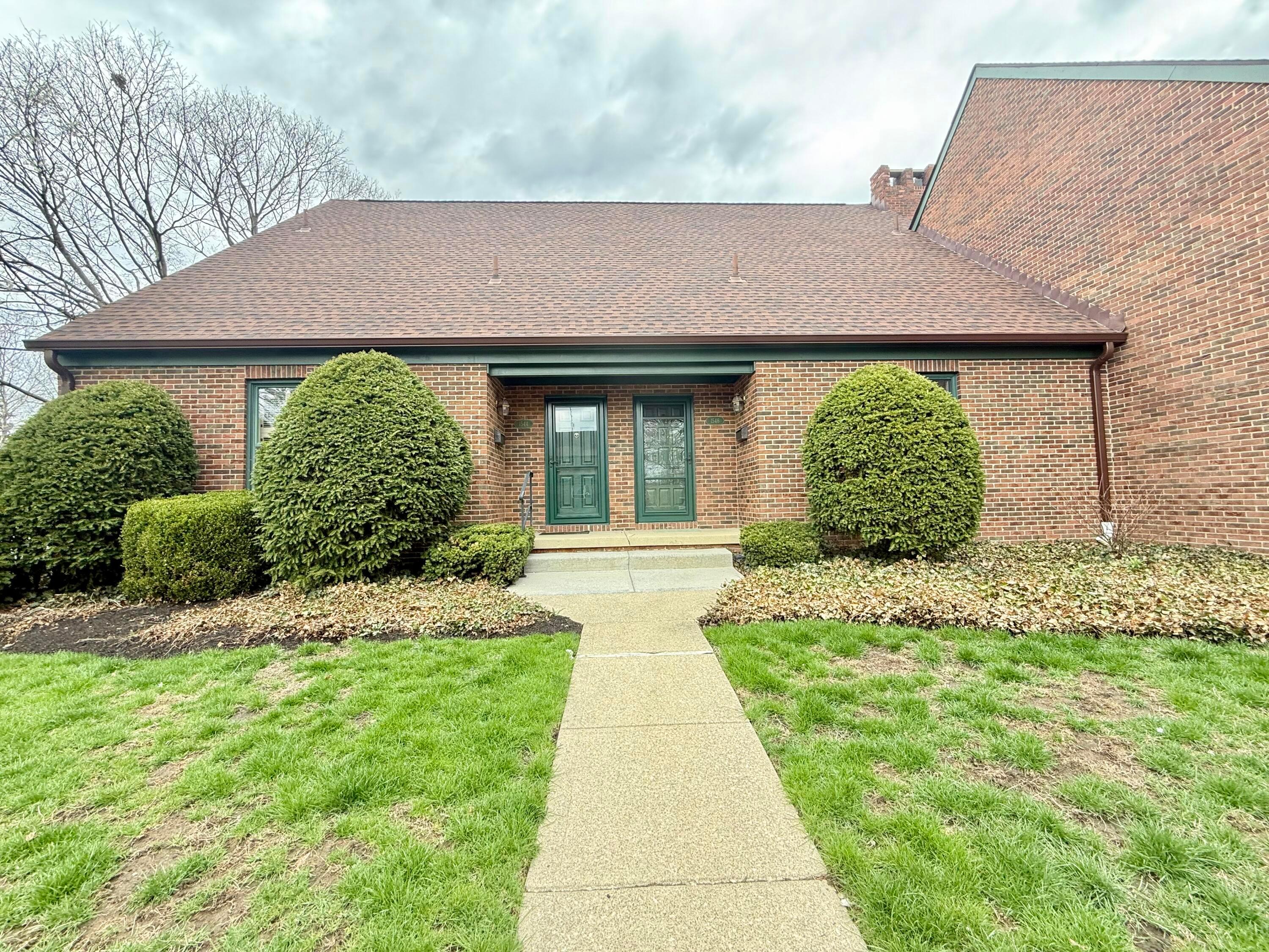 1546 Sandringham Court Property Photo 1