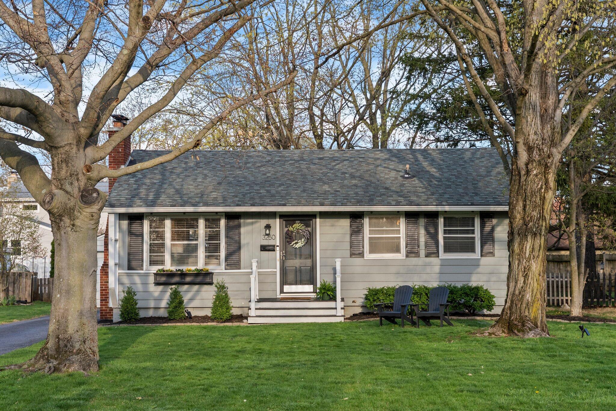 3250 Mountview Road Property Photo