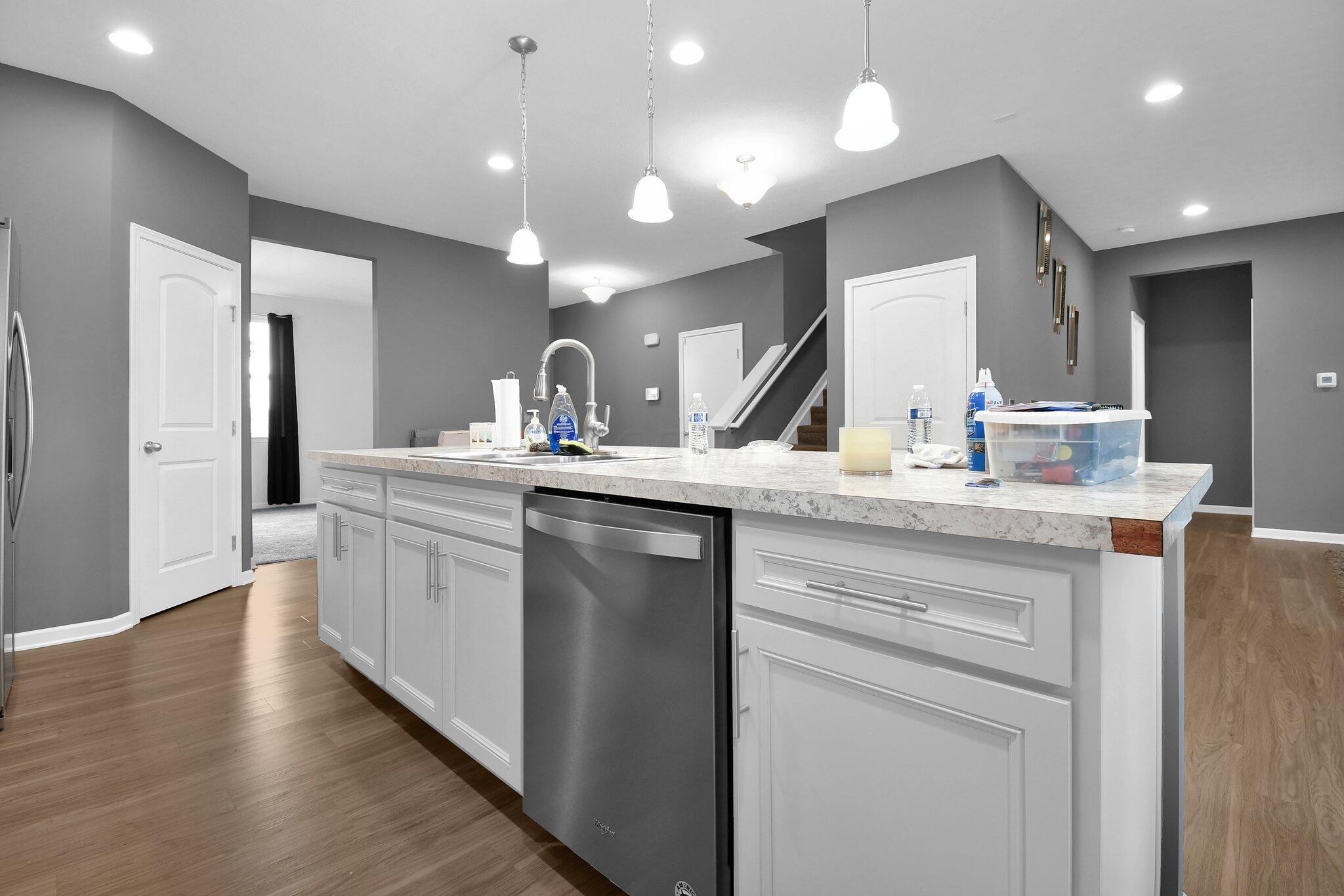 910 Burtwood Drive Property Photo 12