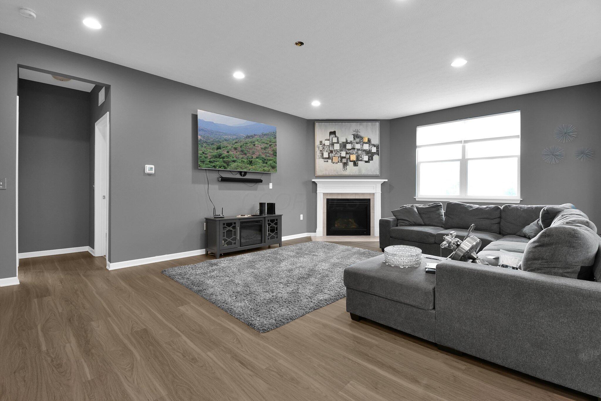 910 Burtwood Drive Property Photo 18