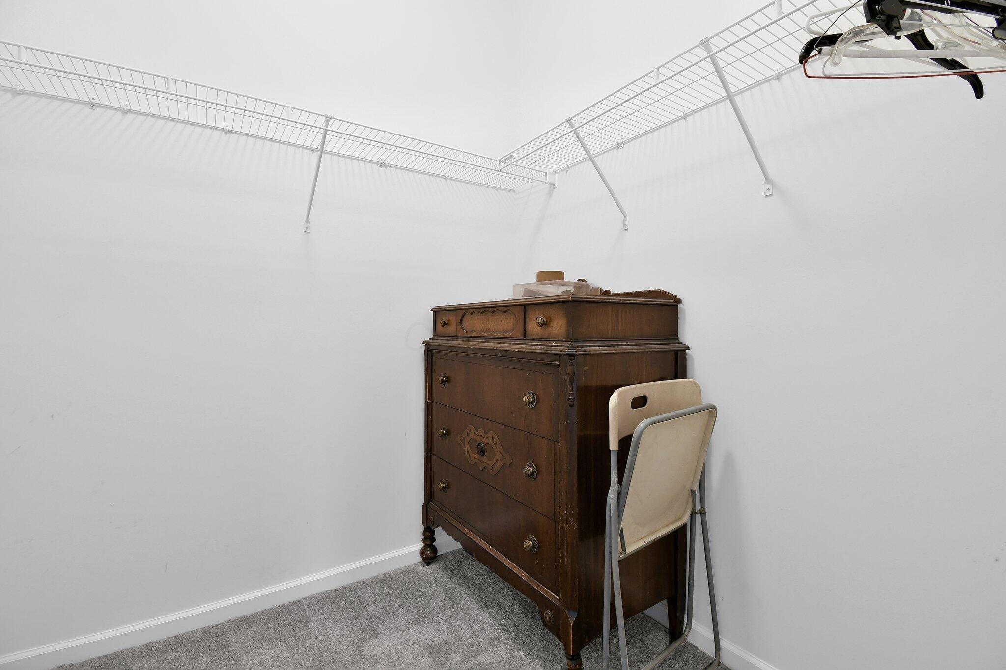910 Burtwood Drive Property Photo 23