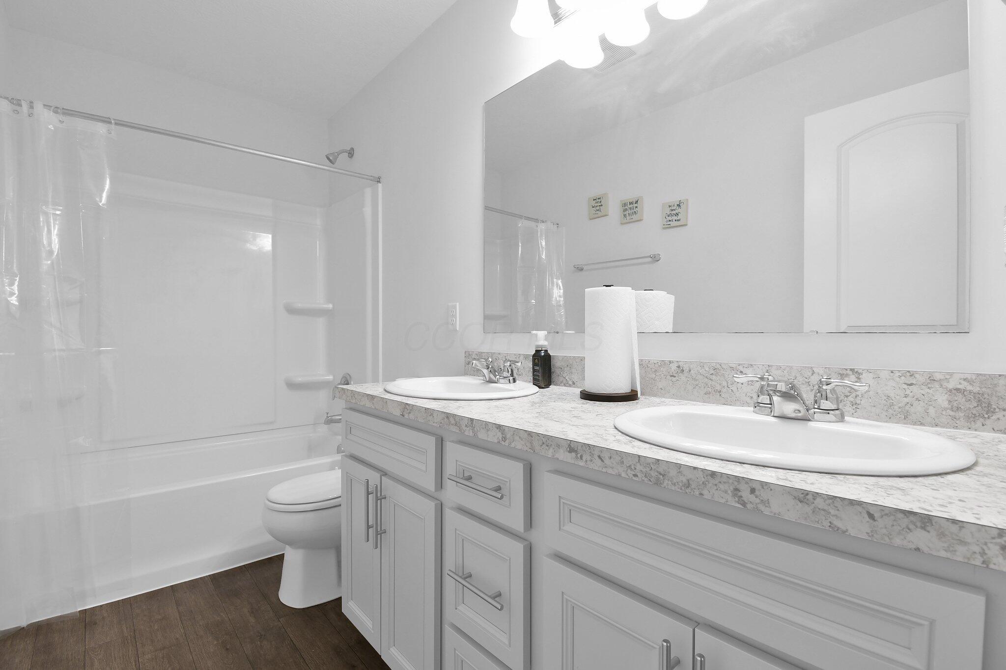 910 Burtwood Drive Property Photo 34