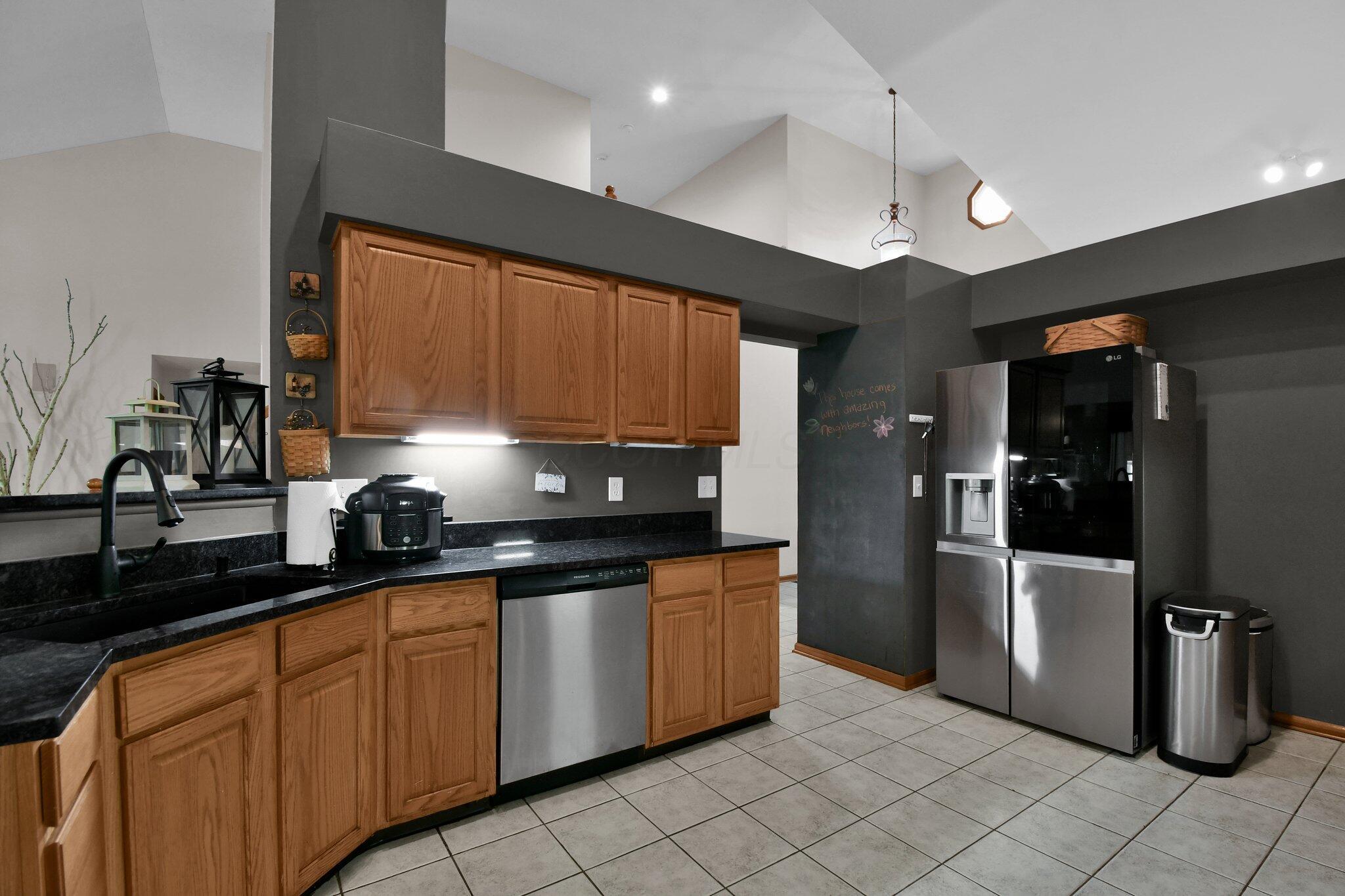 5843 Burnett Drive N Property Photo 8