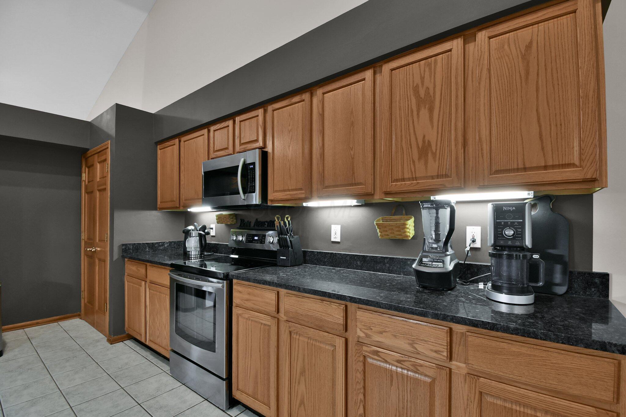 5843 Burnett Drive N Property Photo 11