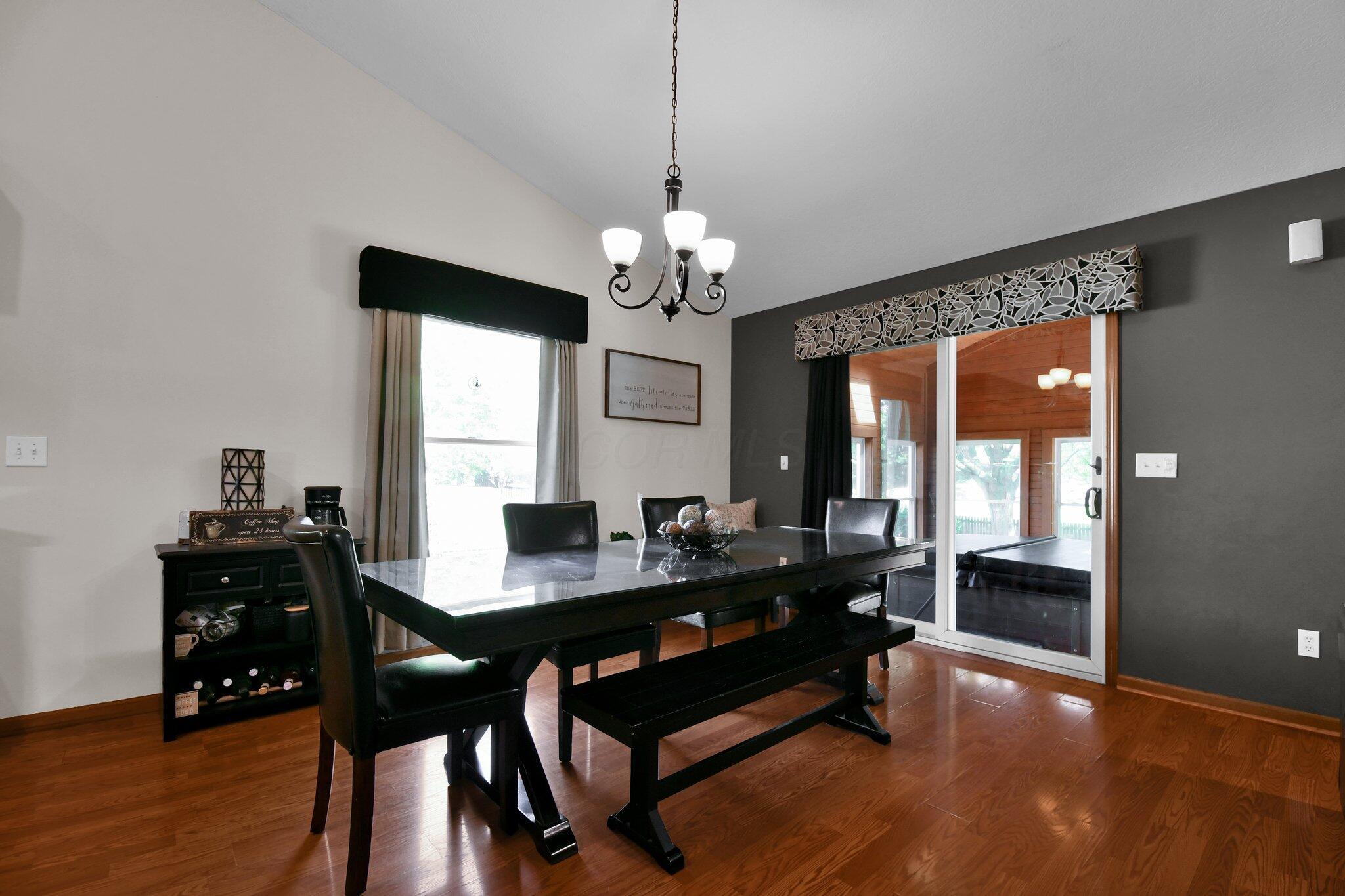 5843 Burnett Drive N Property Photo 13