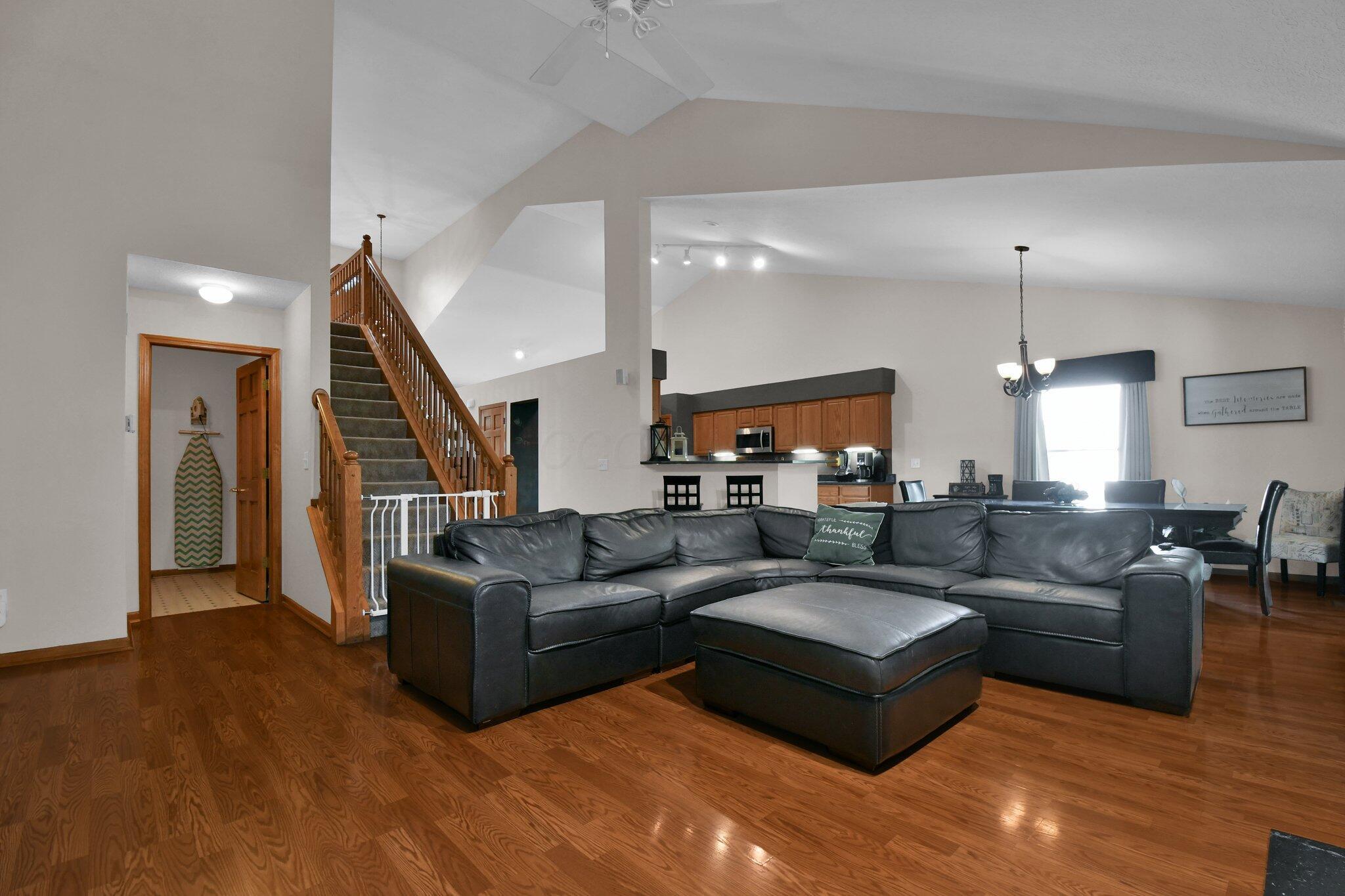 5843 Burnett Drive N Property Photo 17