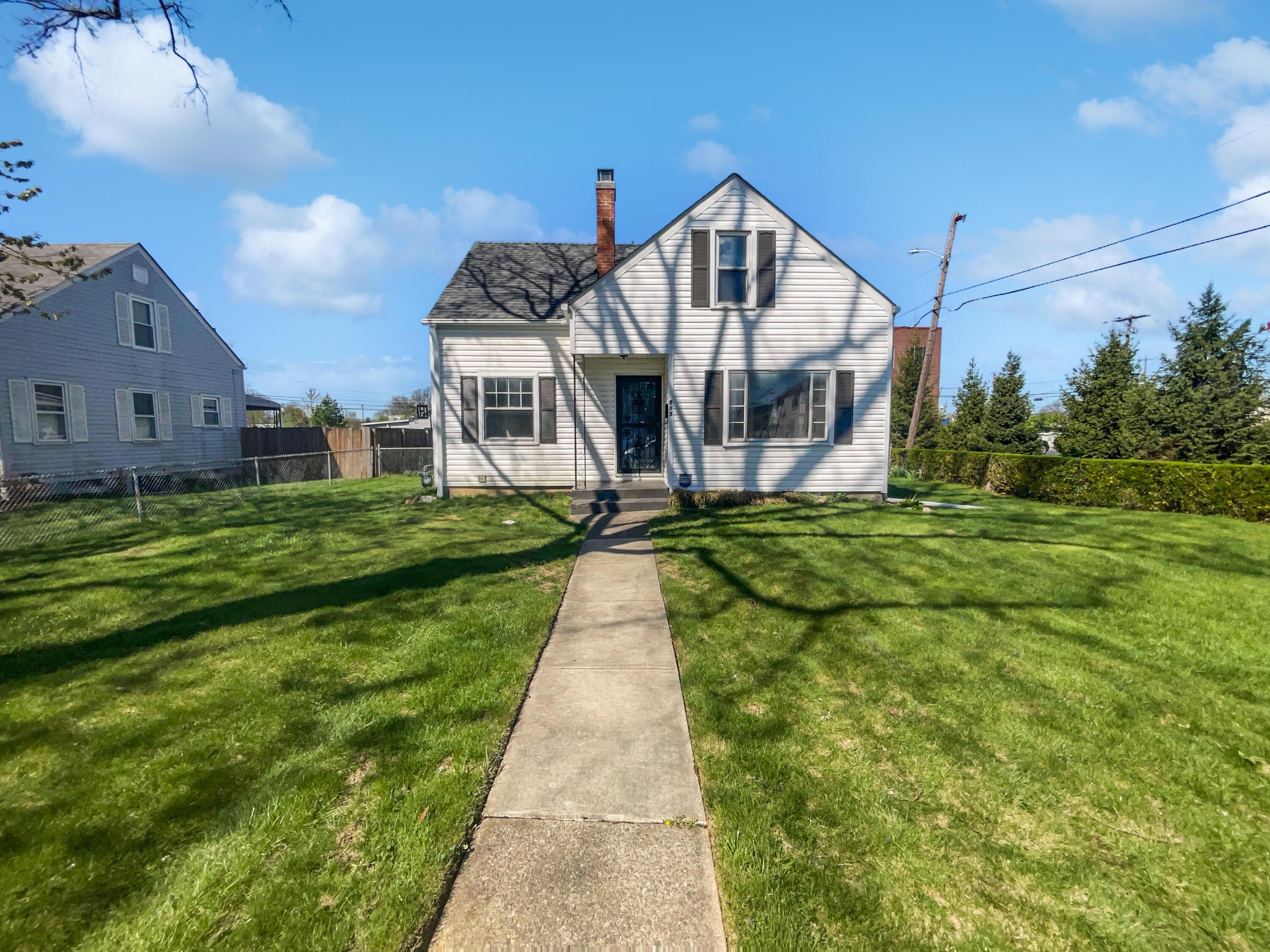 913 Karl Street Property Photo