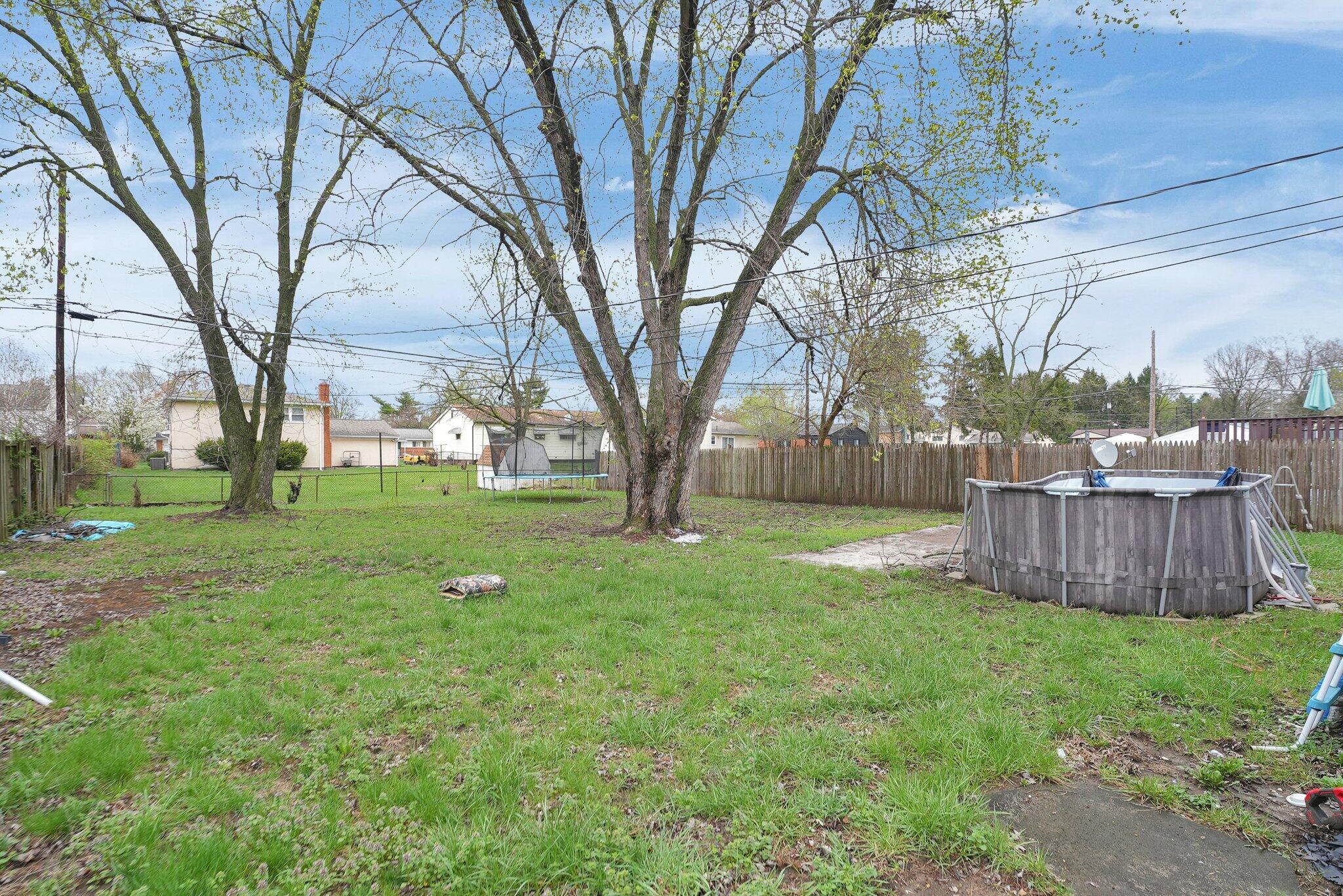 4906 Refugee Road Property Photo 8