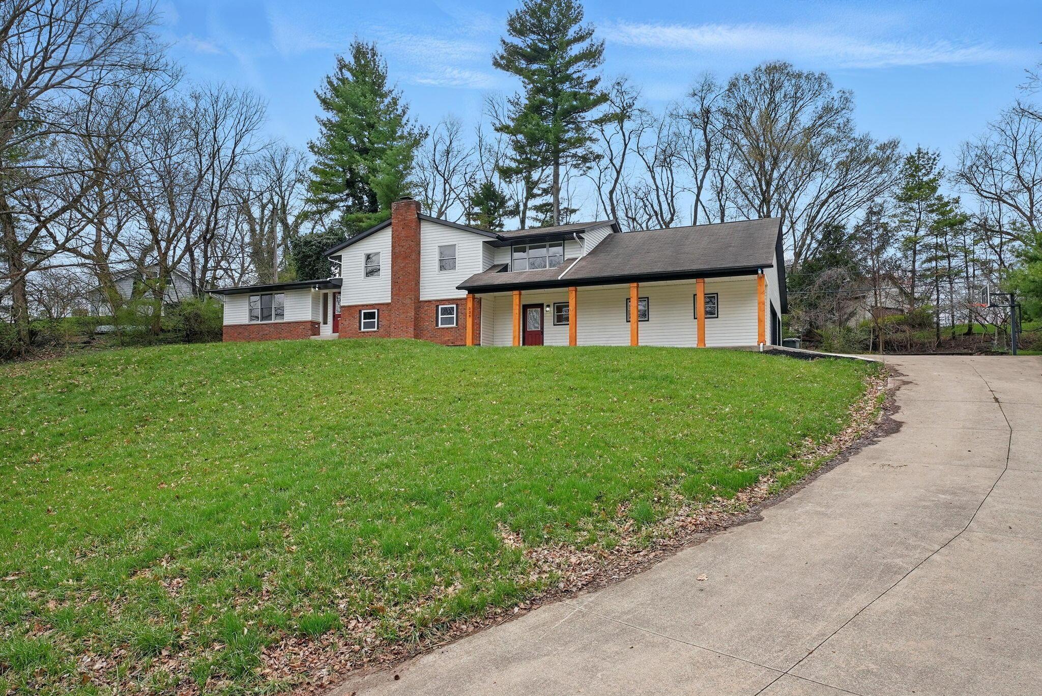 539 Yorkshire Drive Property Photo 1