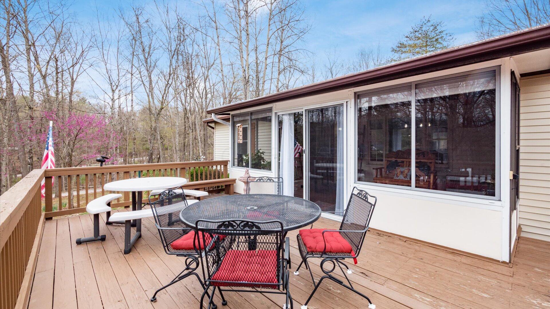 870 Iroquois Court, A Property Photo 5