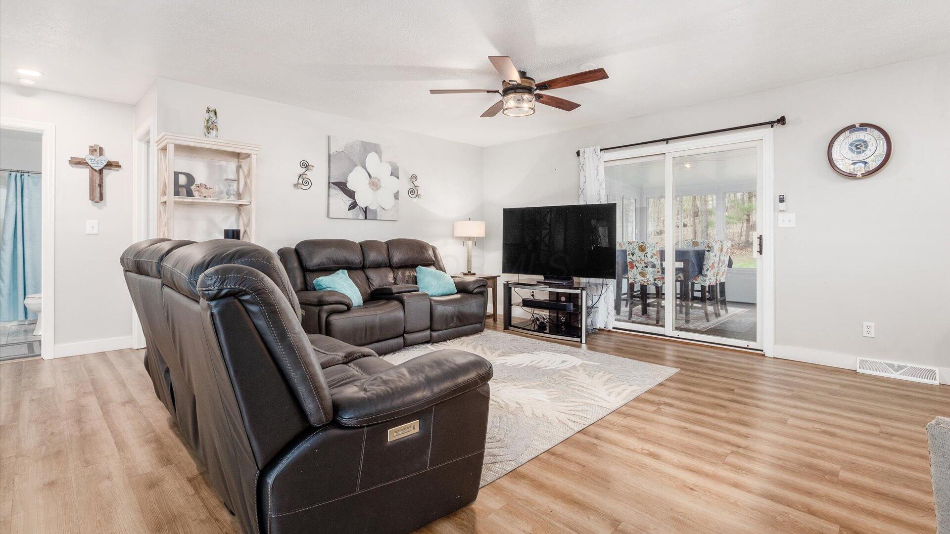 870 Iroquois Court, A Property Photo 13