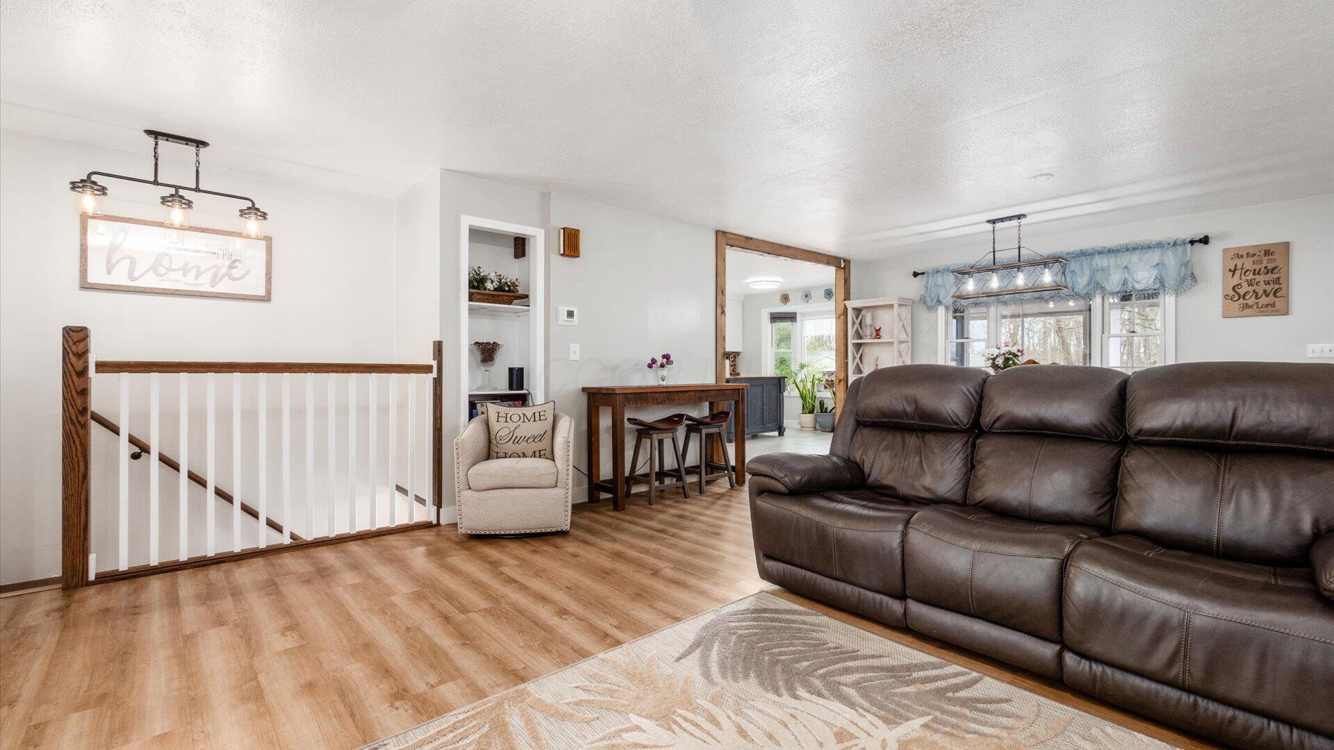 870 Iroquois Court, A Property Photo 15