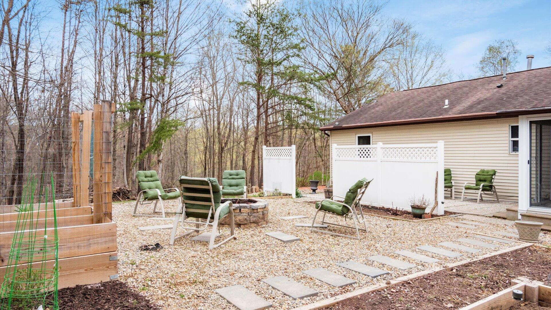 870 Iroquois Court, A Property Photo 44