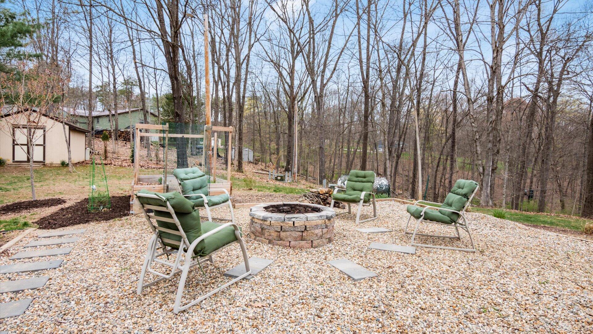 870 Iroquois Court, A Property Photo 45