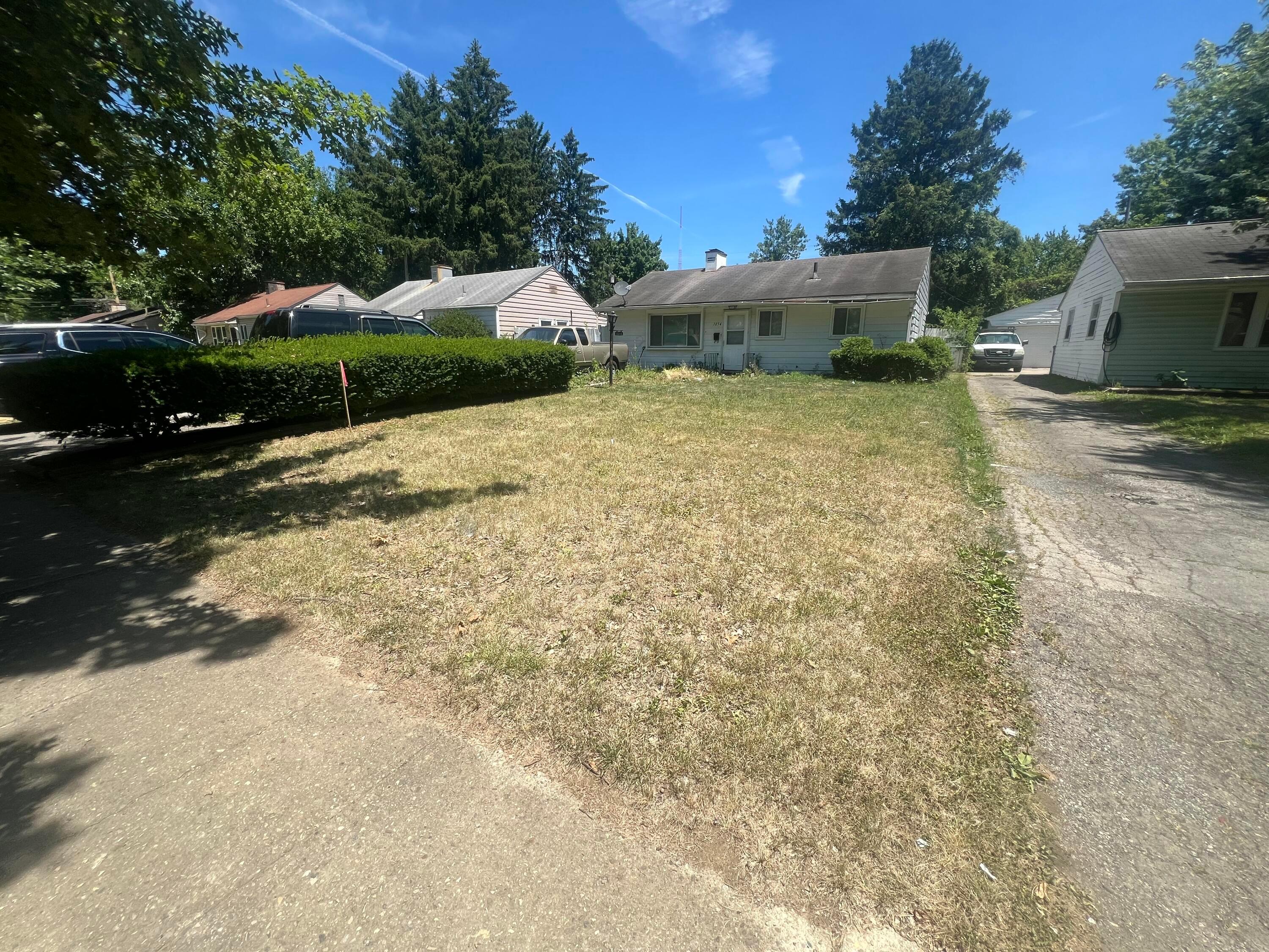 1054 S Hampton Road Property Photo