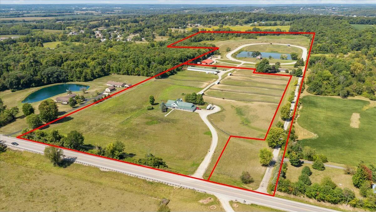 7233 National Road Se Property Photo