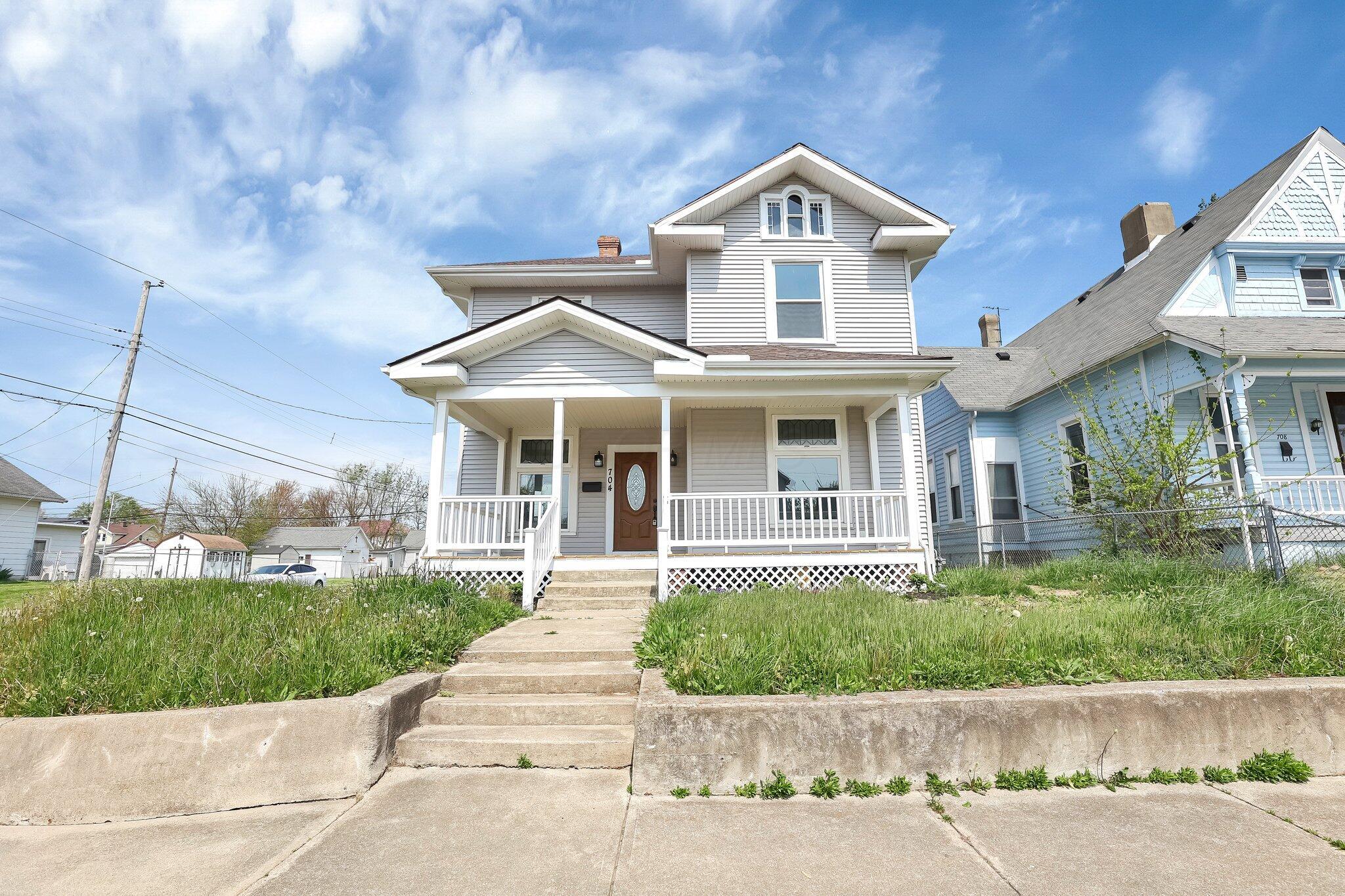 704 E Market Street Property Photo