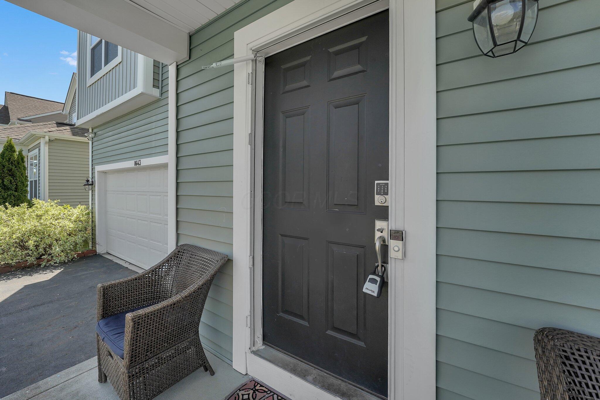 8643 Crooked Maple Drive Property Photo 3