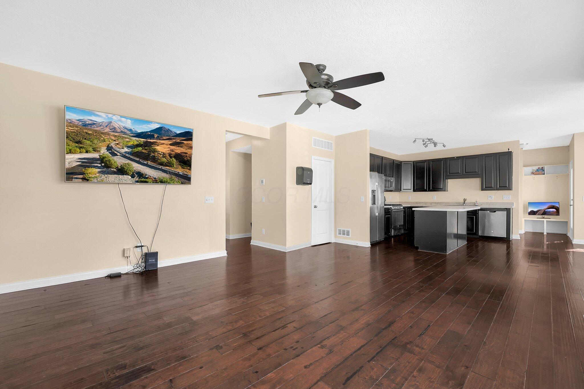 8643 Crooked Maple Drive Property Photo 10
