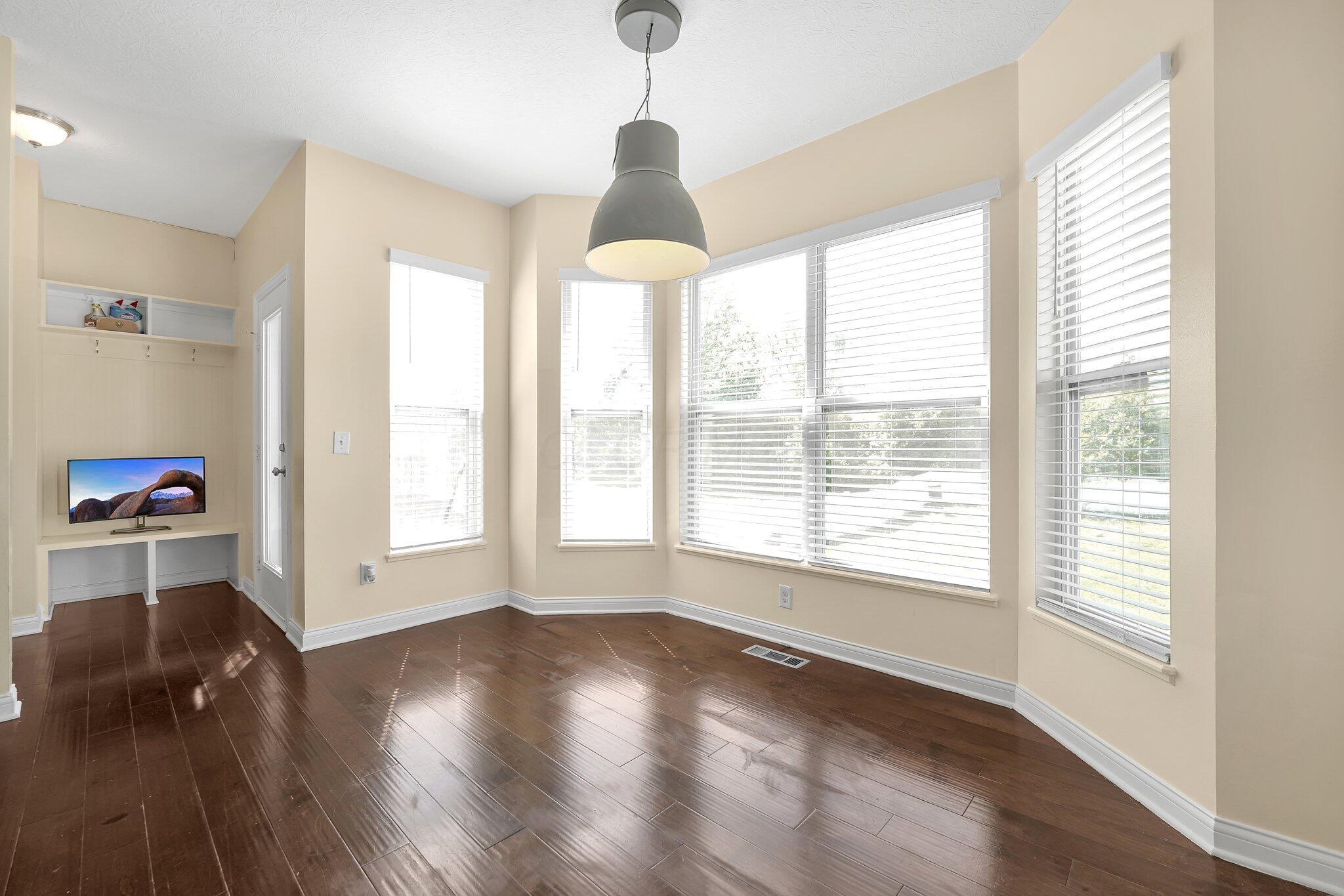 8643 Crooked Maple Drive Property Photo 11