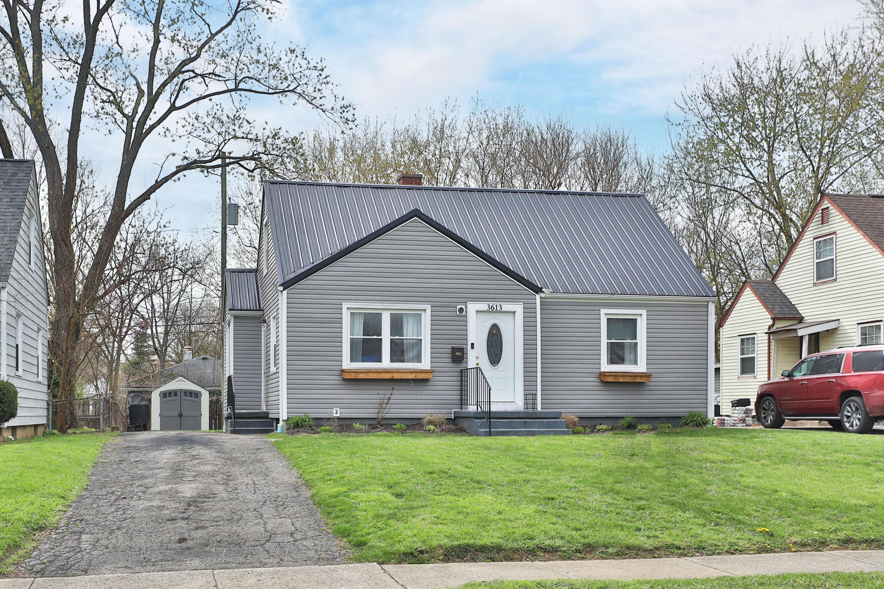 3613 Medina Avenue Property Photo
