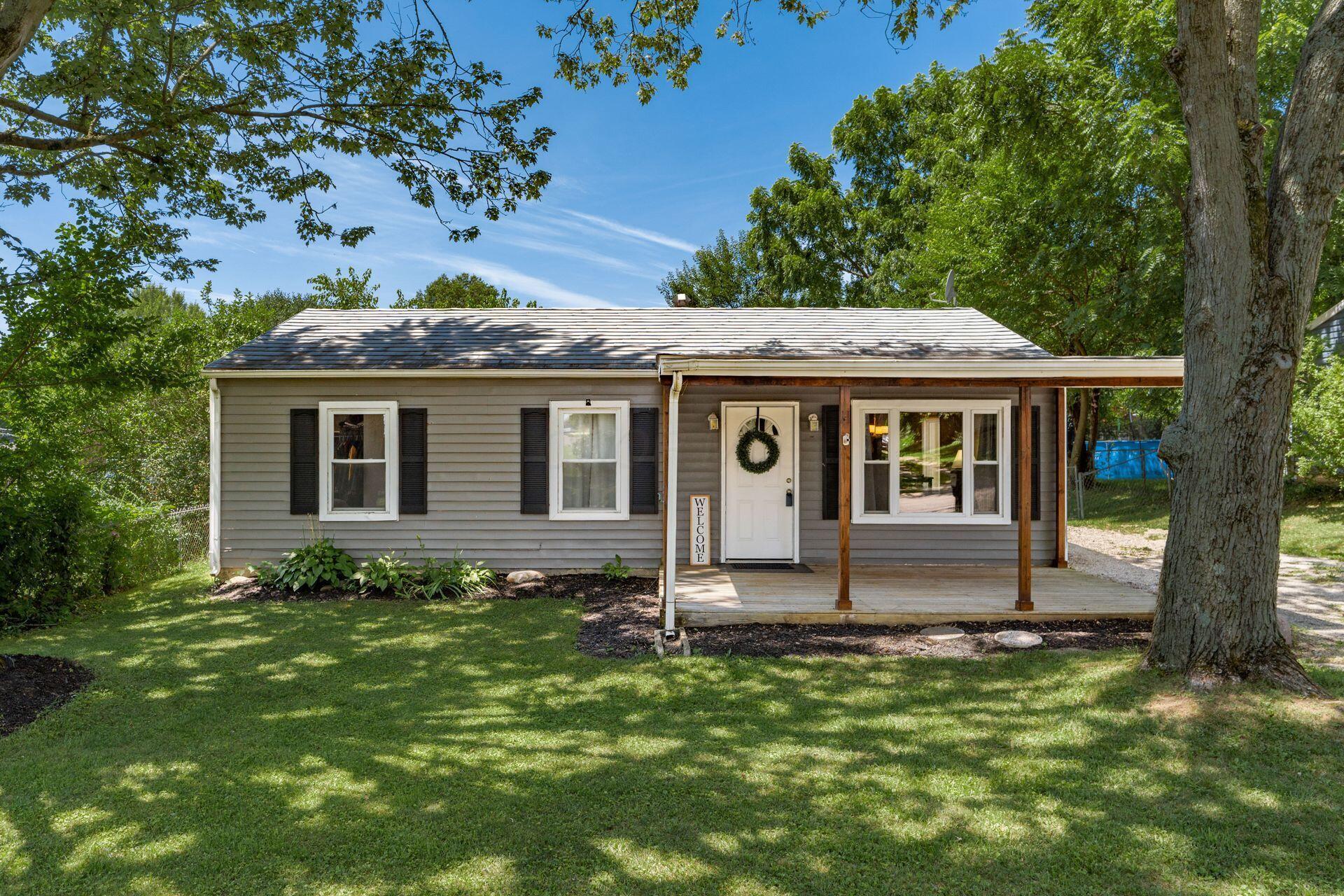 380 Hillview Drive Property Photo 1