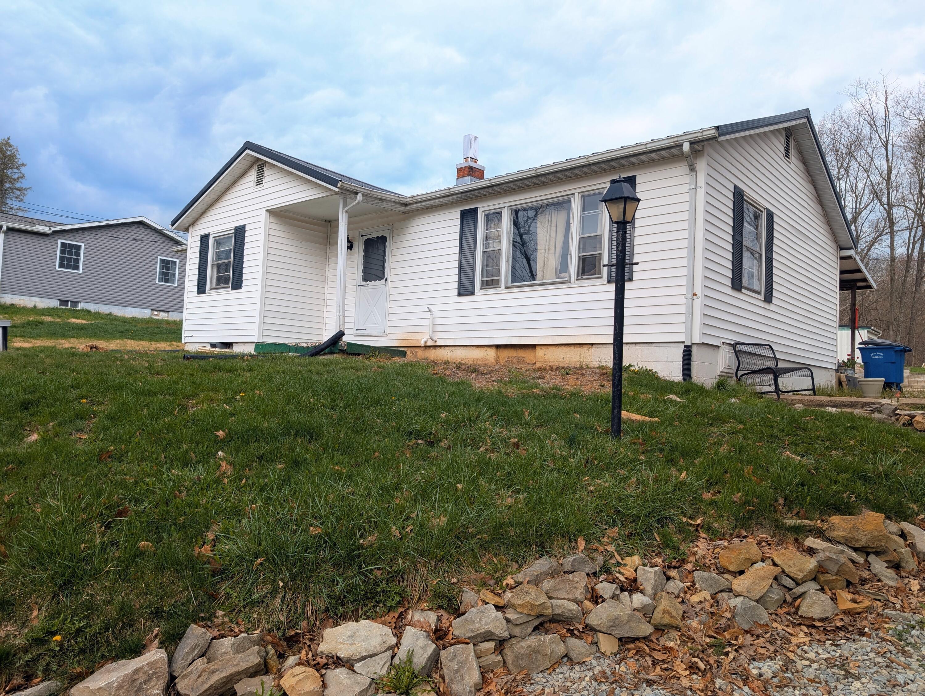 1858 Potts Lane Property Photo