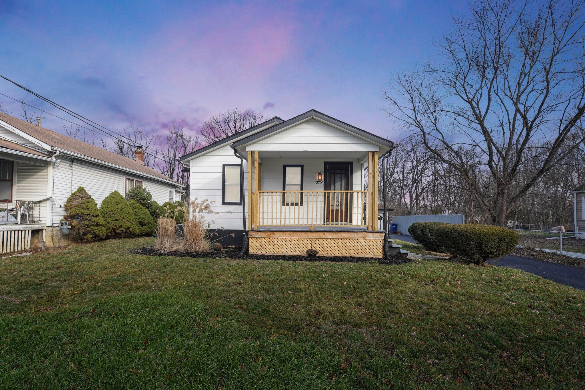 2704 Kilbourne Avenue Property Photo 1