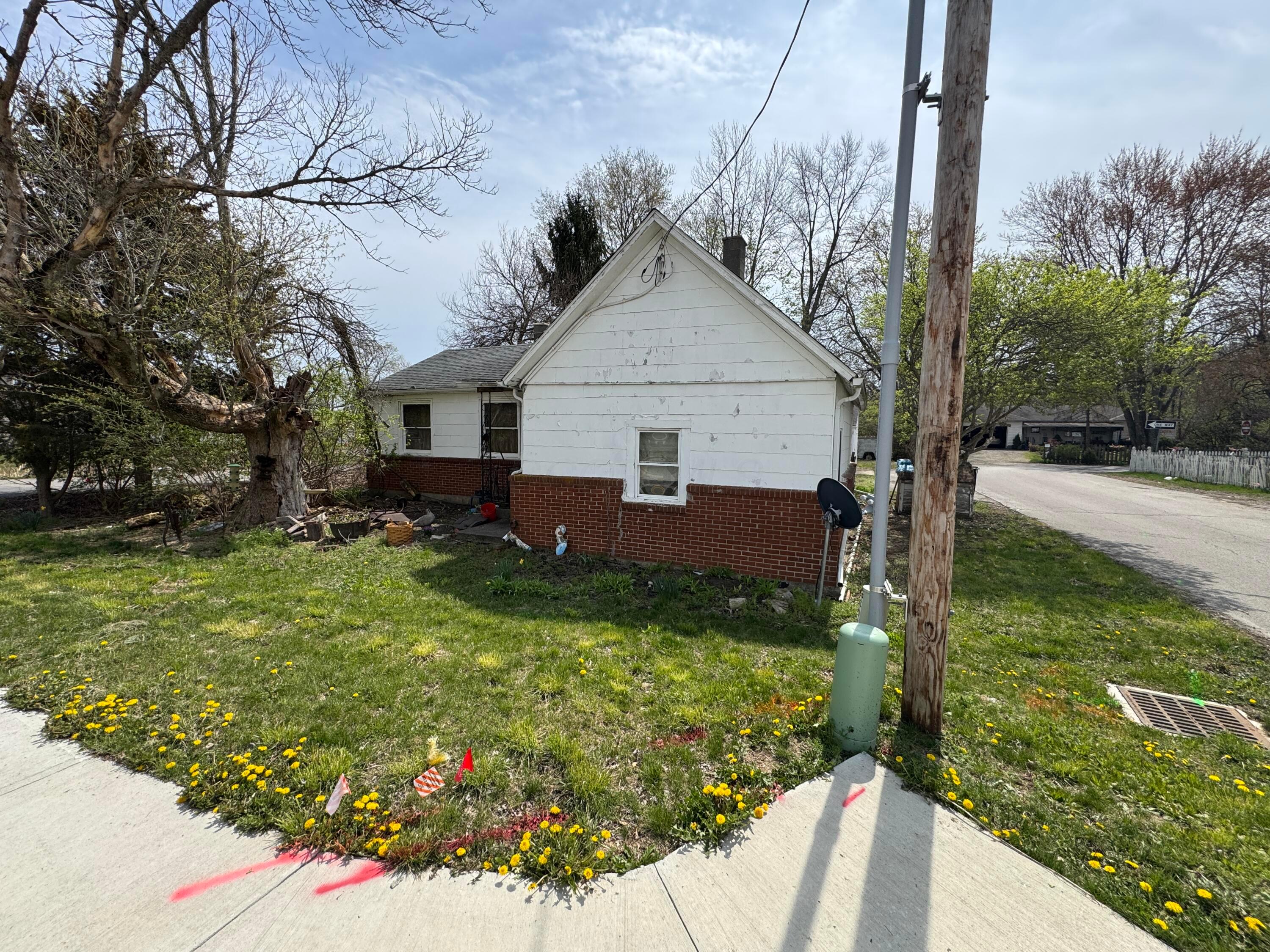 6927 Rings Road Property Photo