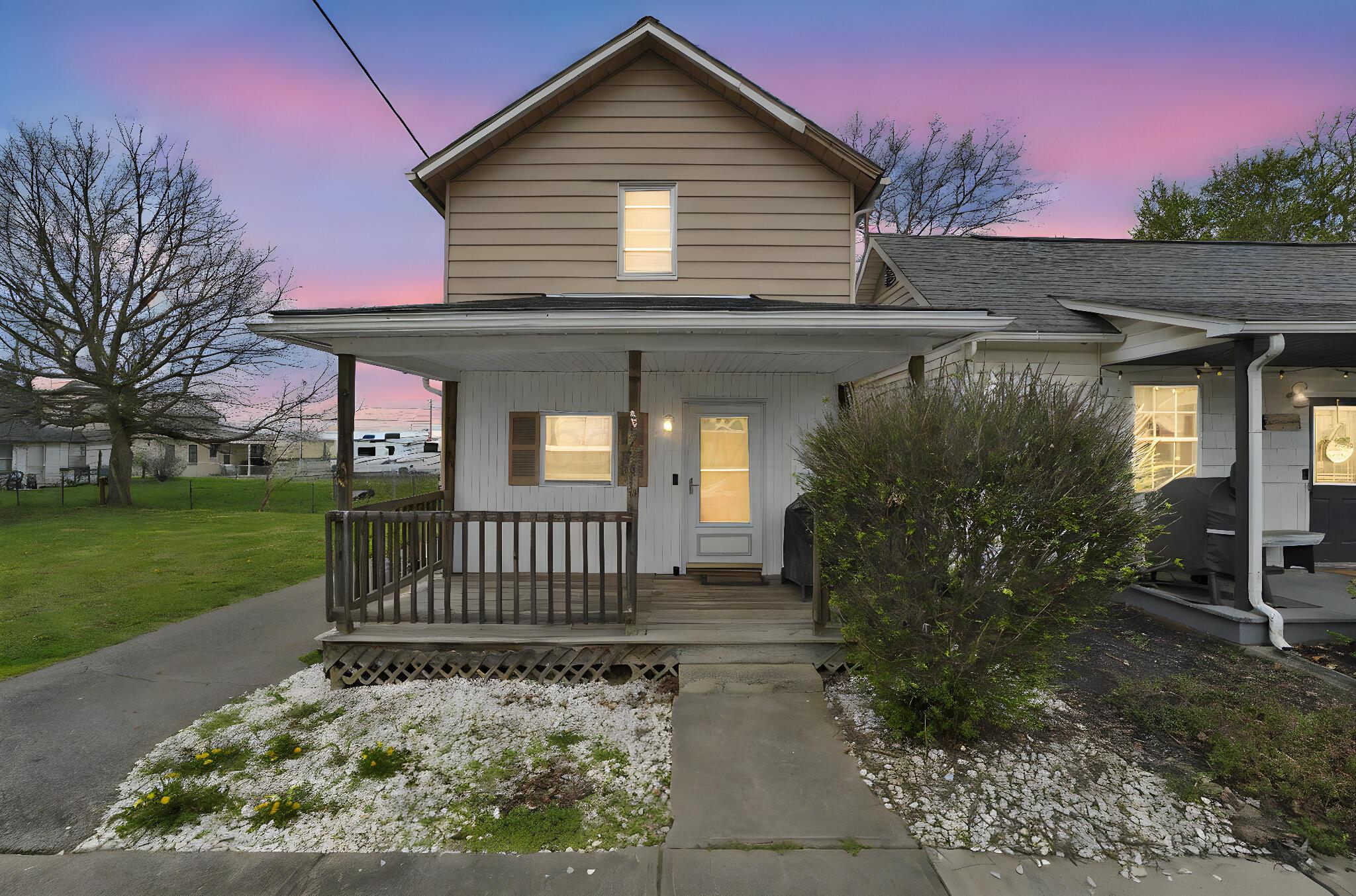 631 Elm Avenue Property Photo