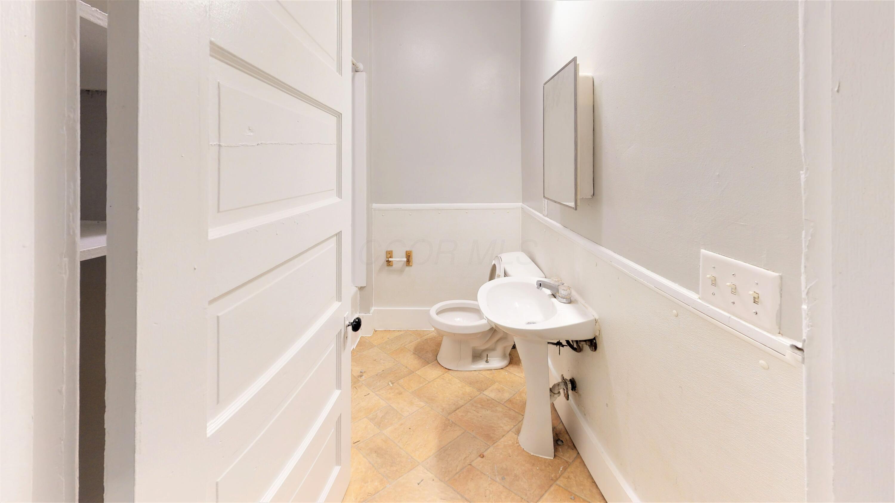 1410 Indianola Avenue Property Photo 2