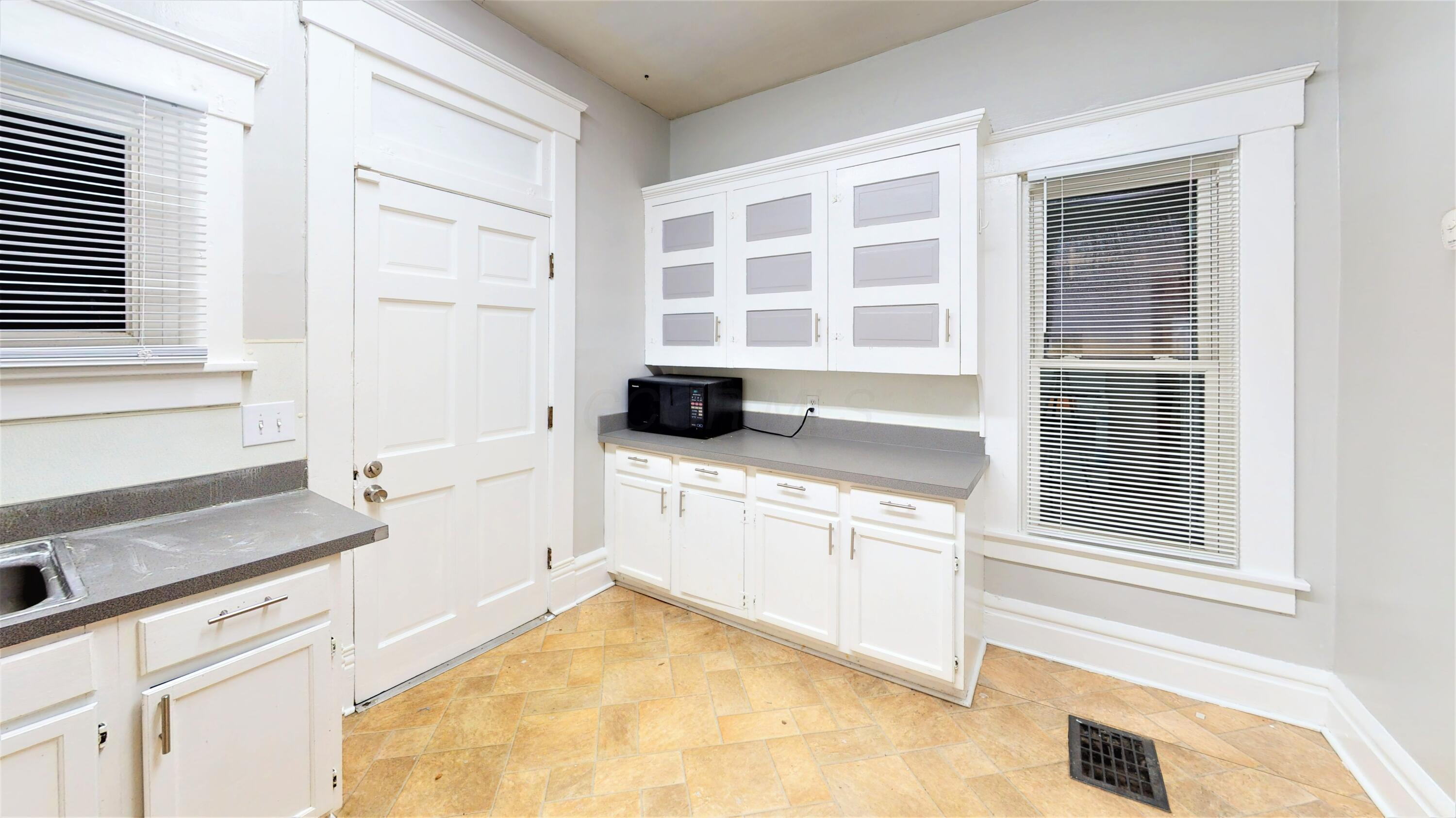 1410 Indianola Avenue Property Photo 5