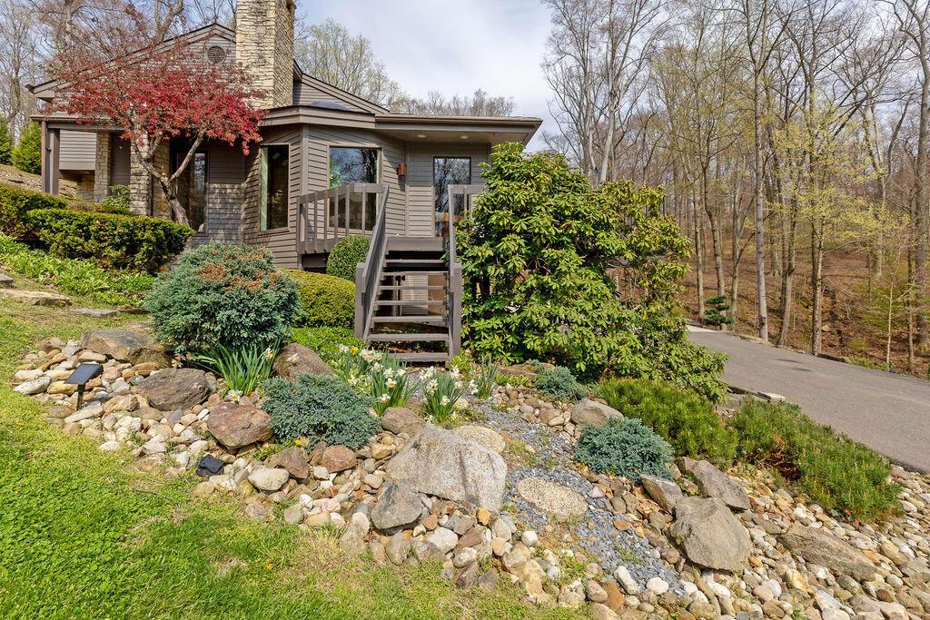 6045 Poplar Drive Property Photo