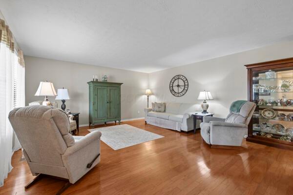 392 Bishop Drive Property Photo 4