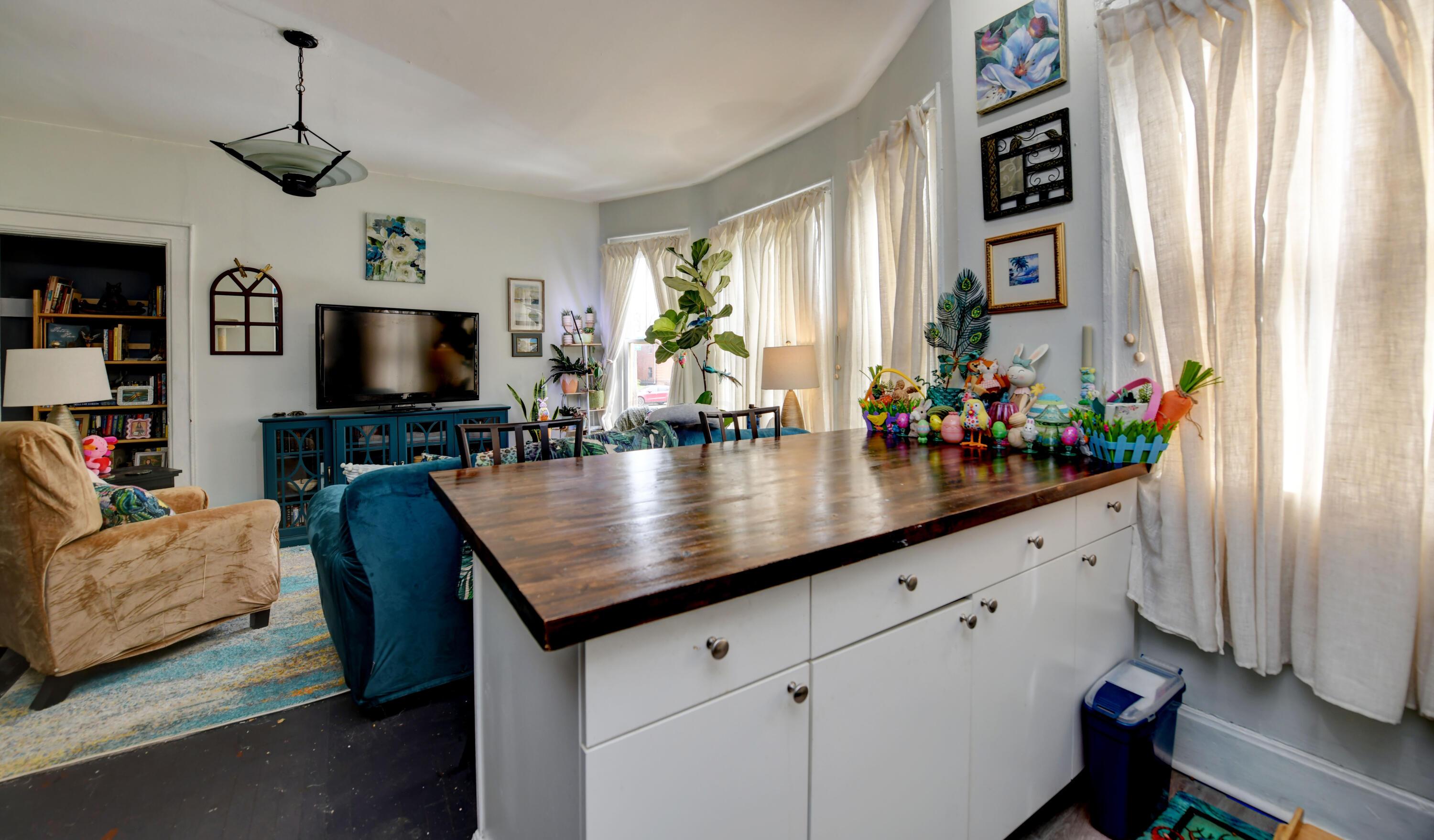 977 Bryden Road Property Photo 4
