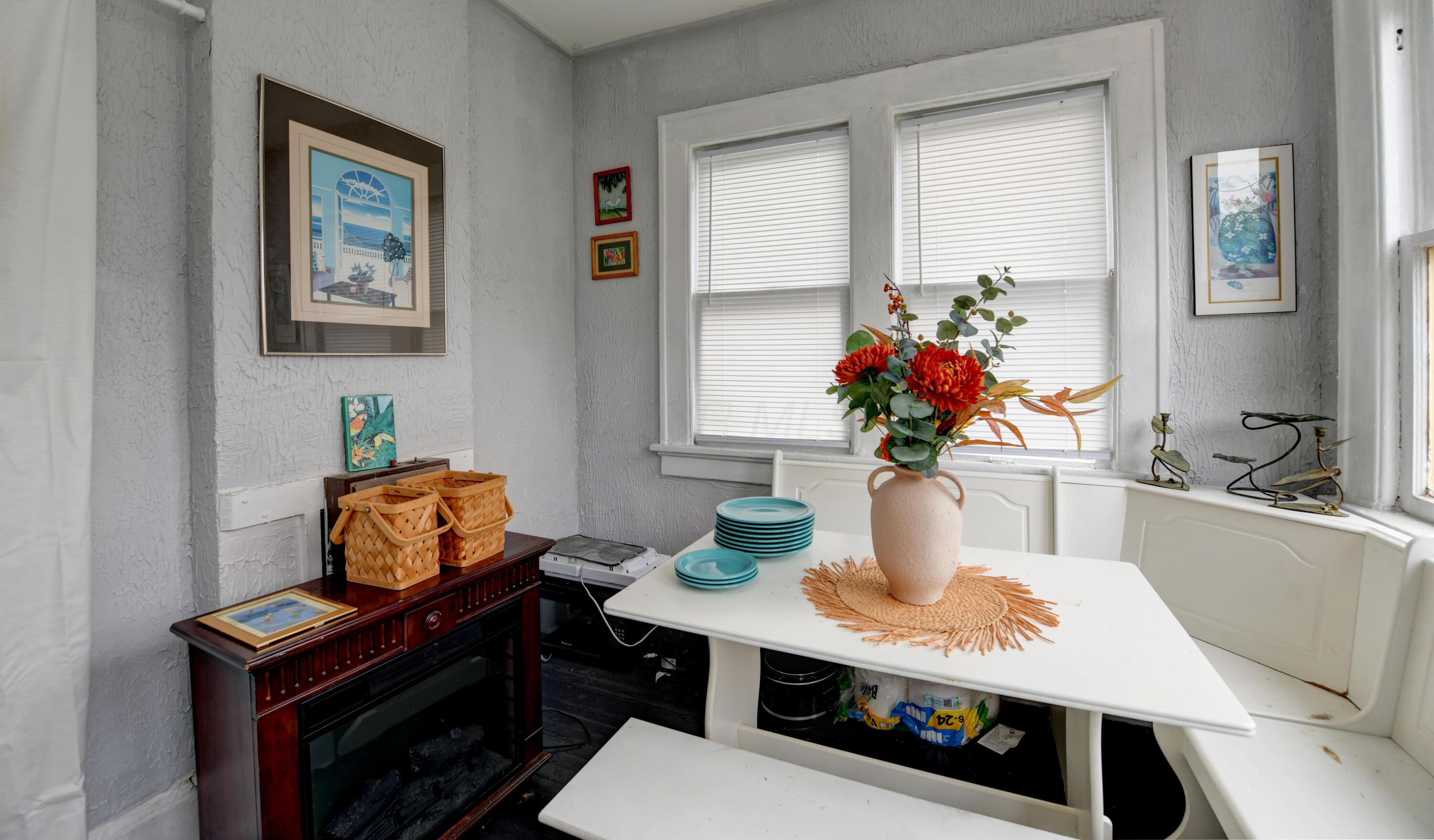 977 Bryden Road Property Photo 8